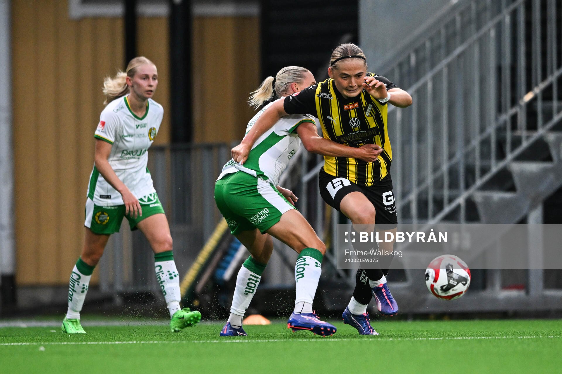 Hammarbys Jonna Andersson och Häckens Paulina Nyström