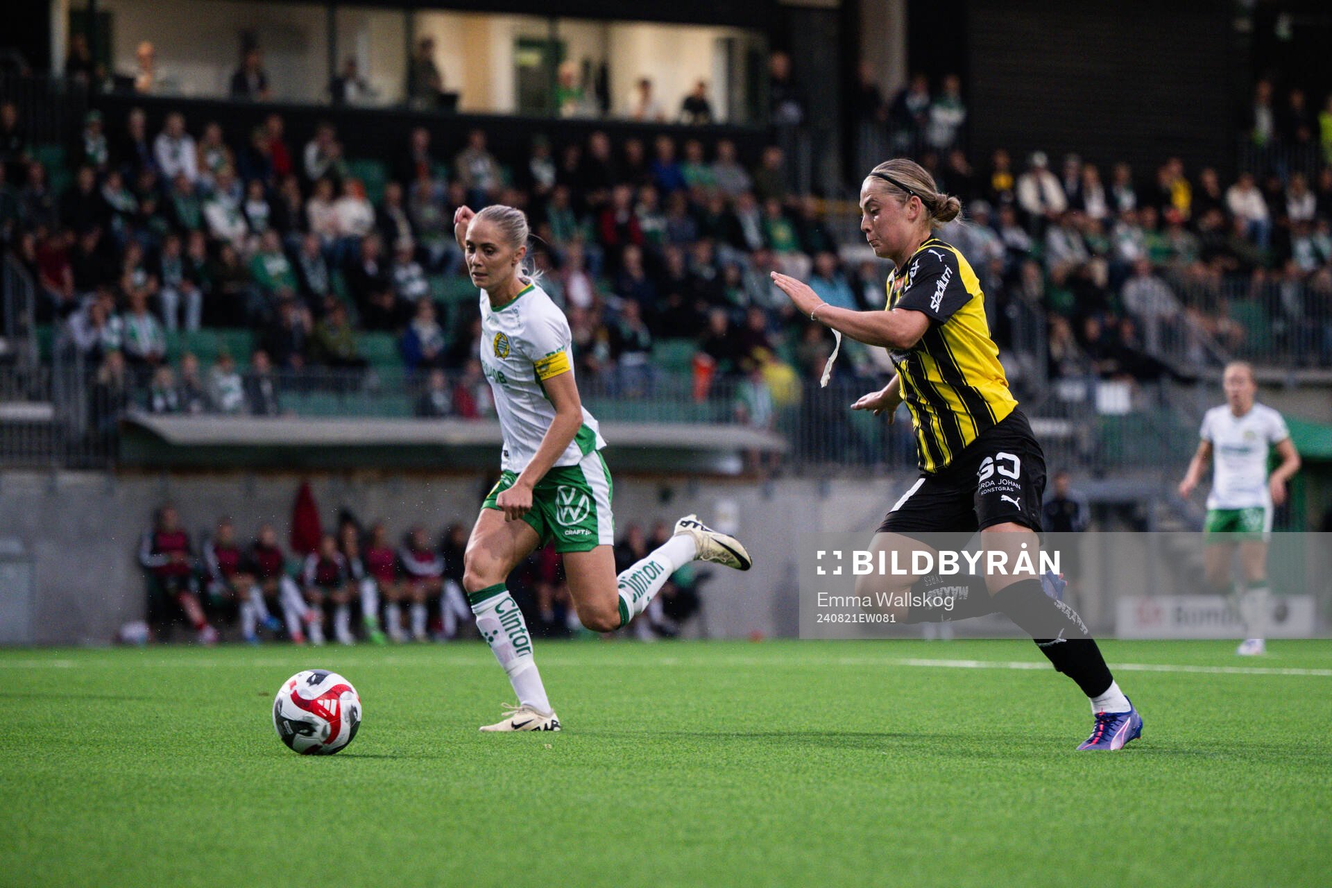 Hammarbys Alice Carlsson och Häckens Paulina Nyström
