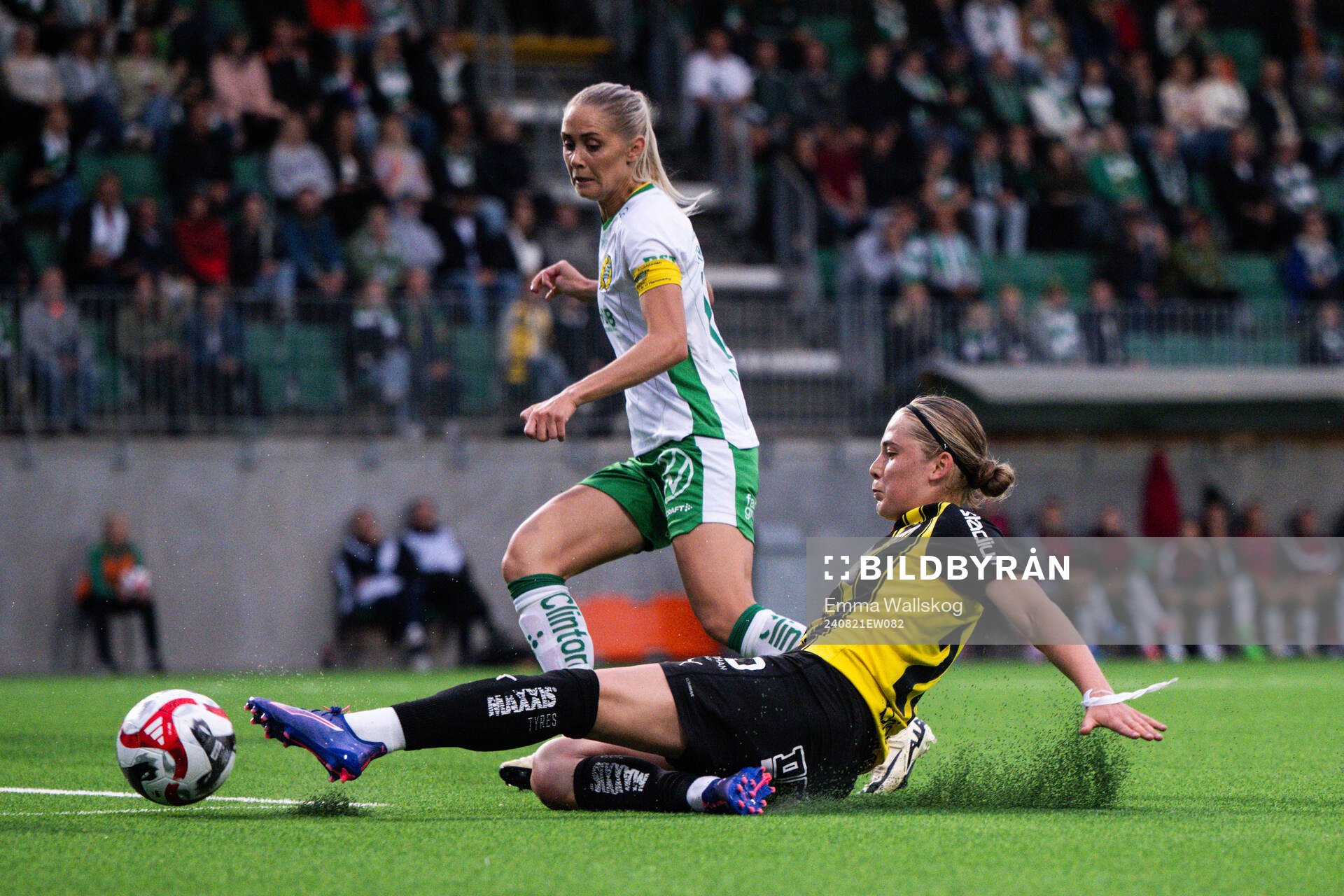 Hammarbys Alice Carlsson och Häckens Paulina Nyström