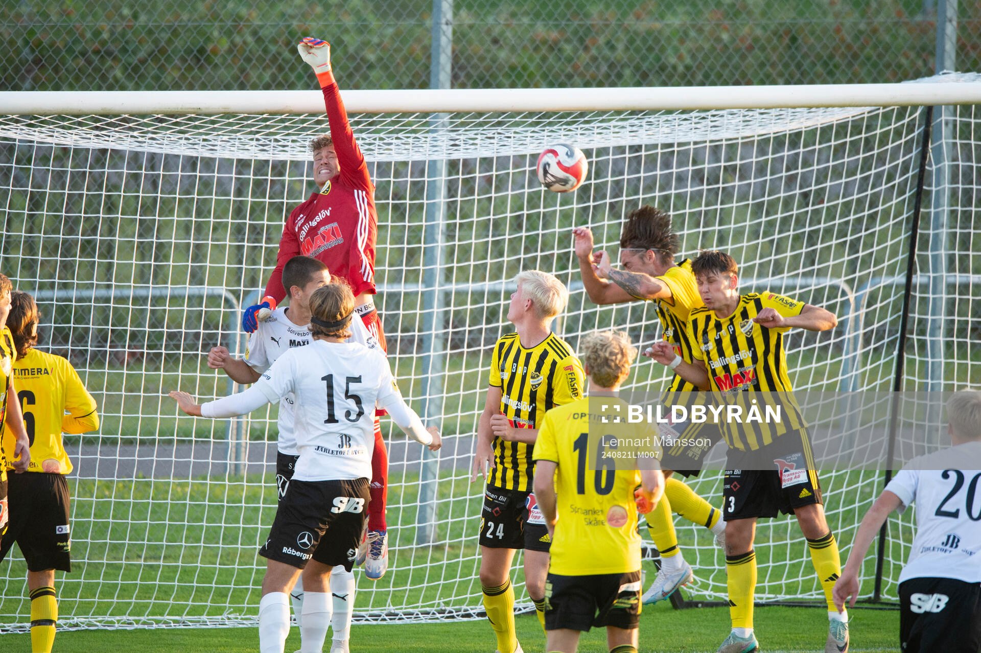 IFK Hässleholm gör självmål i matchen i Svenska Cupen mellan IFK Hässleholm och Mjällby AIF i Hässleholm 21 augusti 2024.