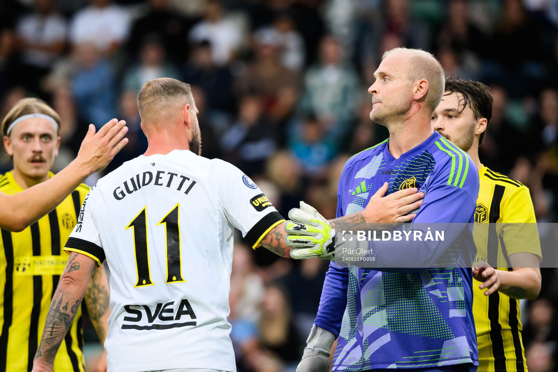 AIKs John Guidetti och Kubikenborgs målvakt Cristofer