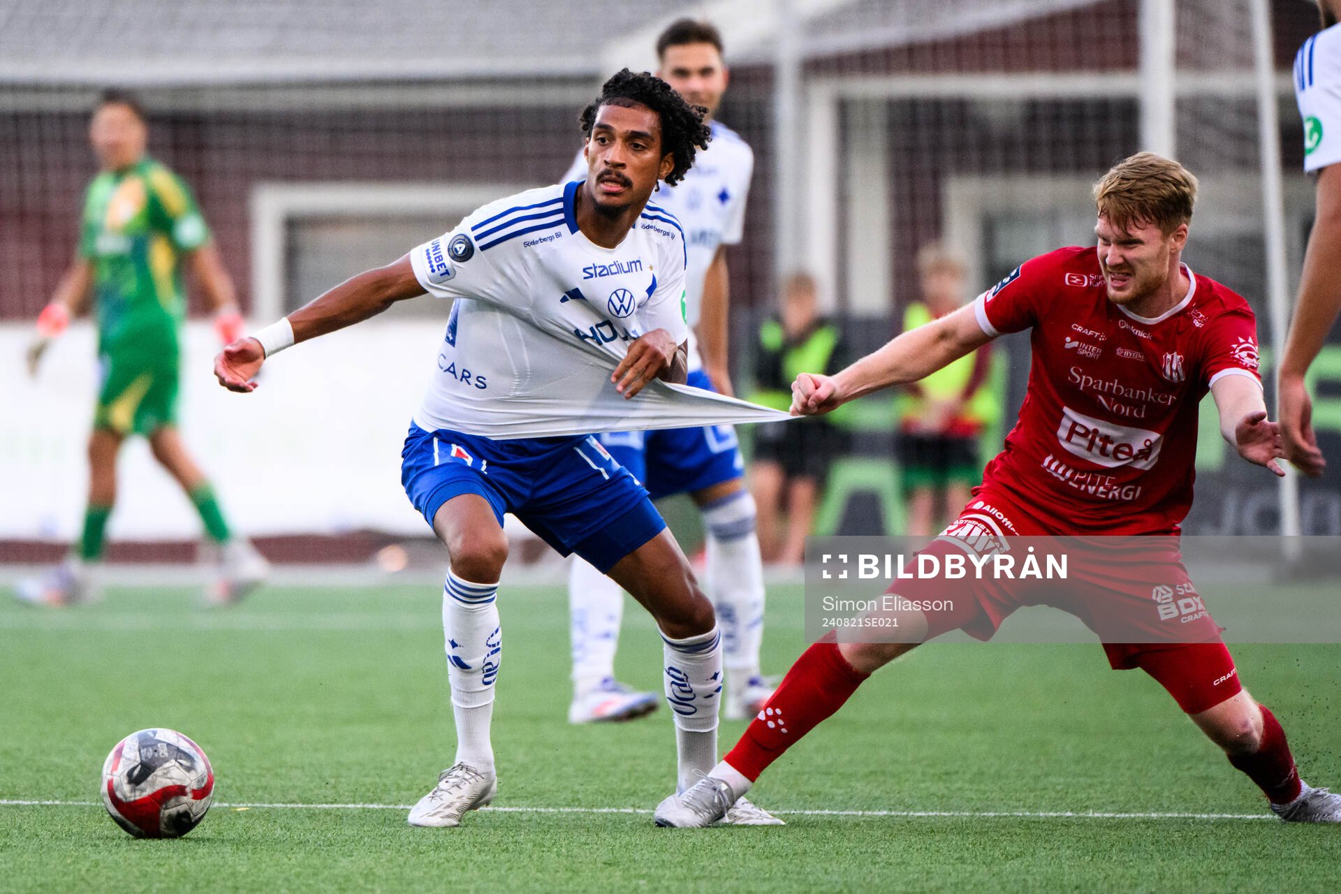 IFK Norrköpings Jesper Ceesay och Piteås Jonathan Käller