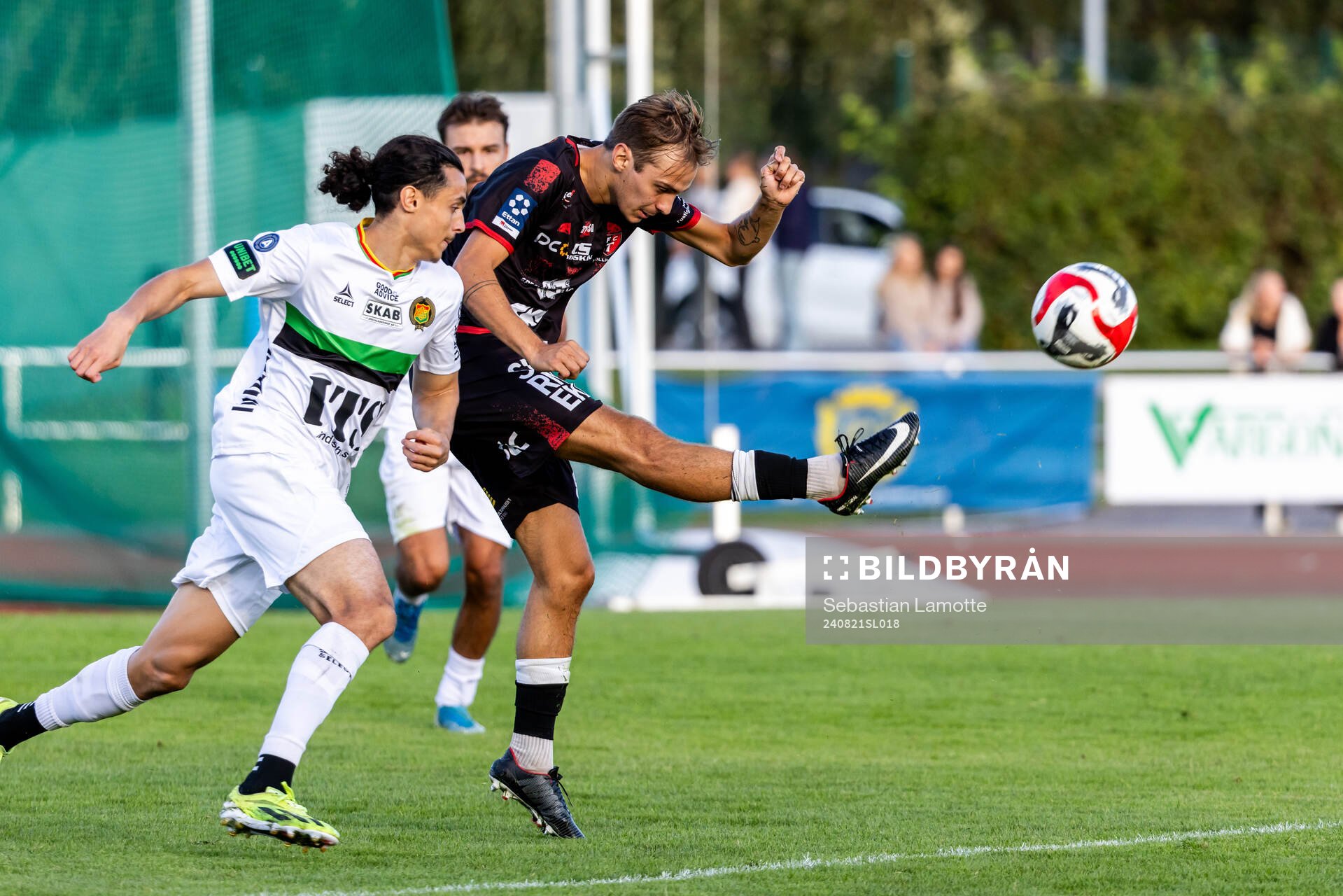 Trollhättans Emilio Reljanovic och GAIS Amin Boudri