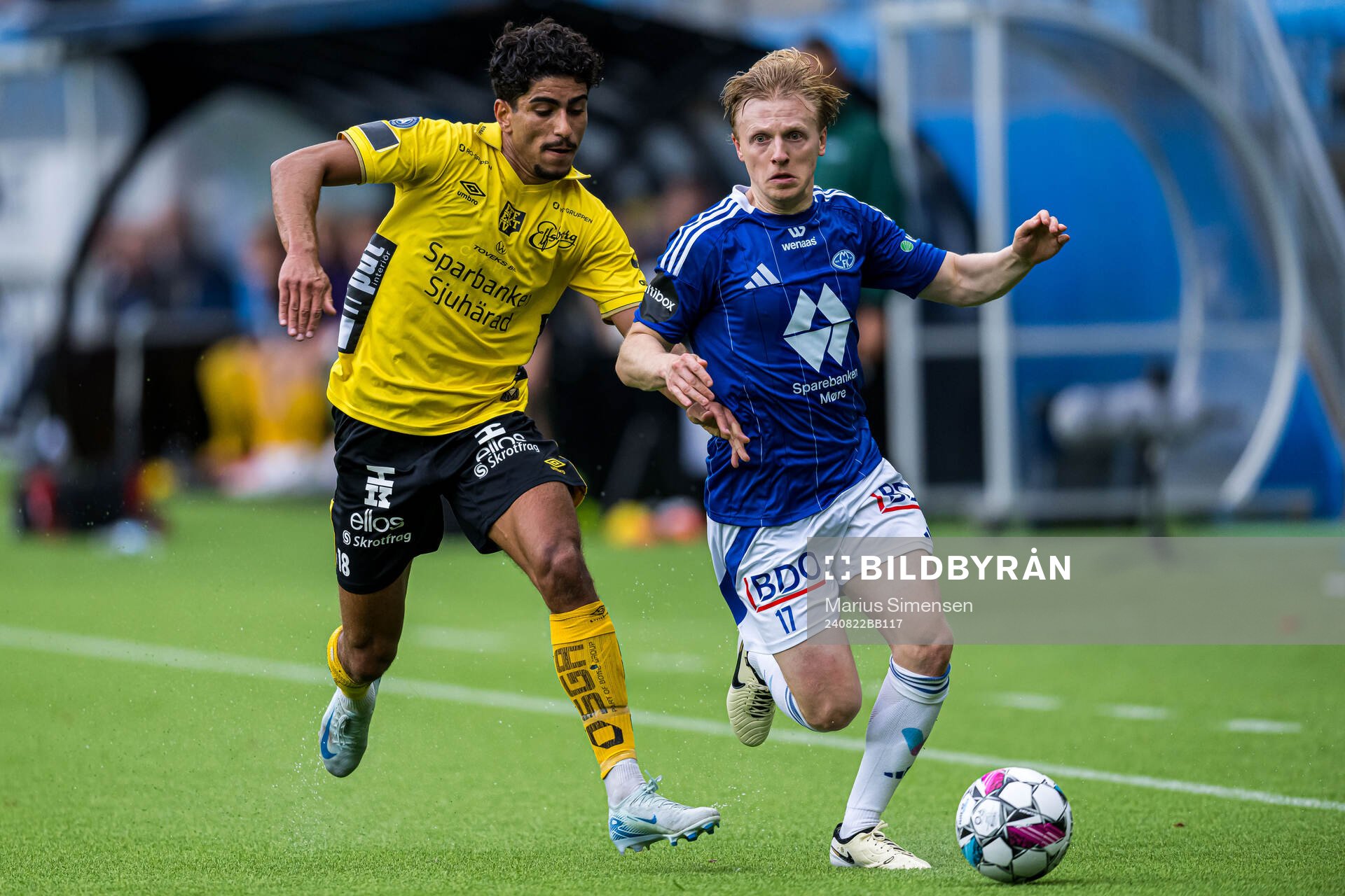 Ahmed Qasem of Elfsborg and Mats Møller Dæhli of Molde