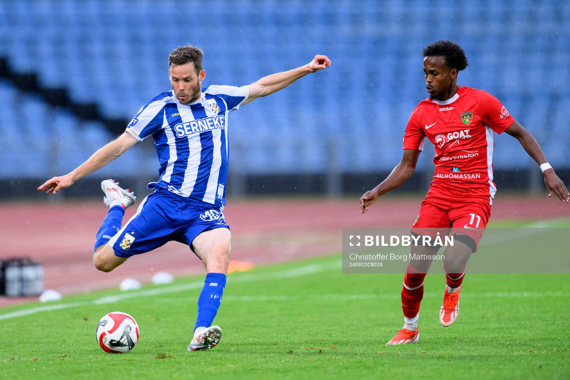 IFK Göteborgs Emil Salomonsson och Ariana FCs Abdi Sabriye