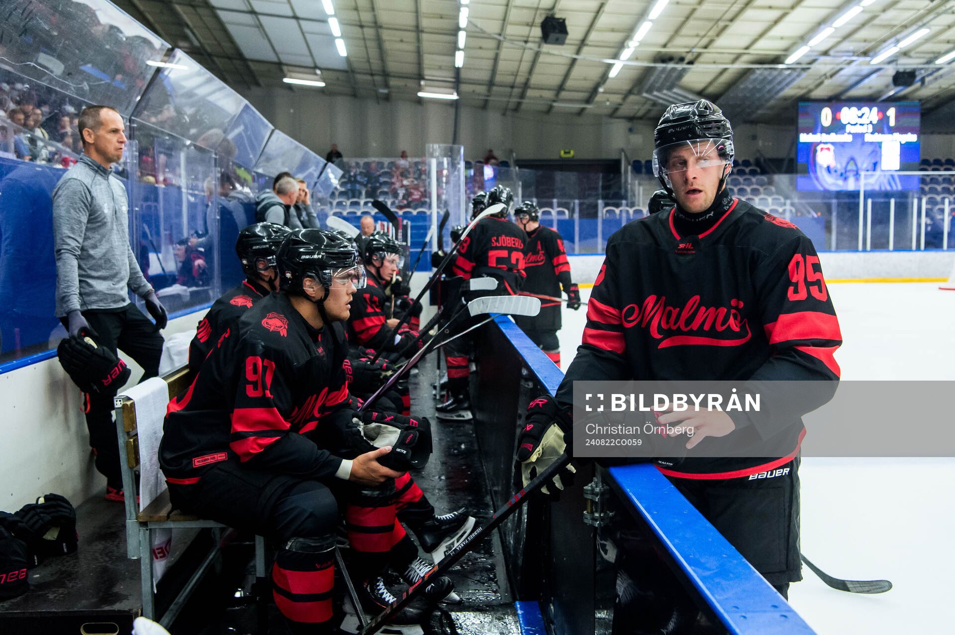 Malmö Redhawks Axel Sundberg och Carl Persson deppar