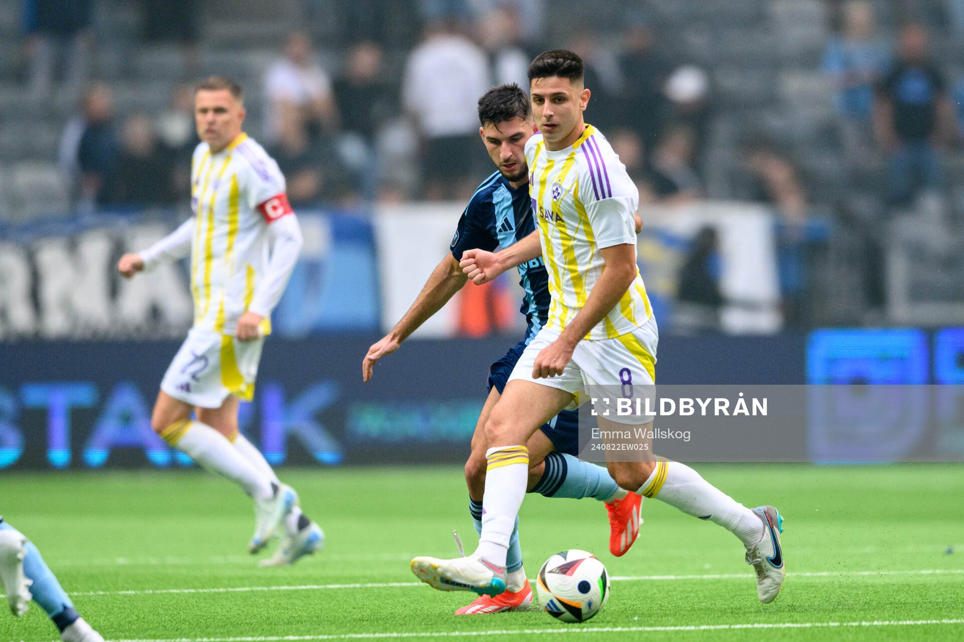 Besard Sabovic of Djurgården and Marko Božic of Maribor