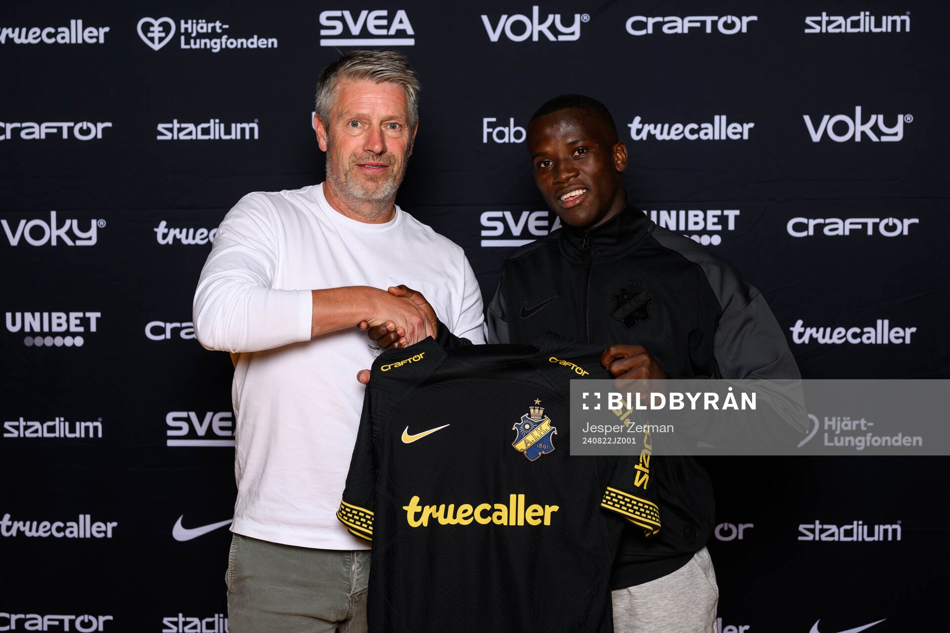AIKs sportchef Thomas Berntsen och Stanley Wilson