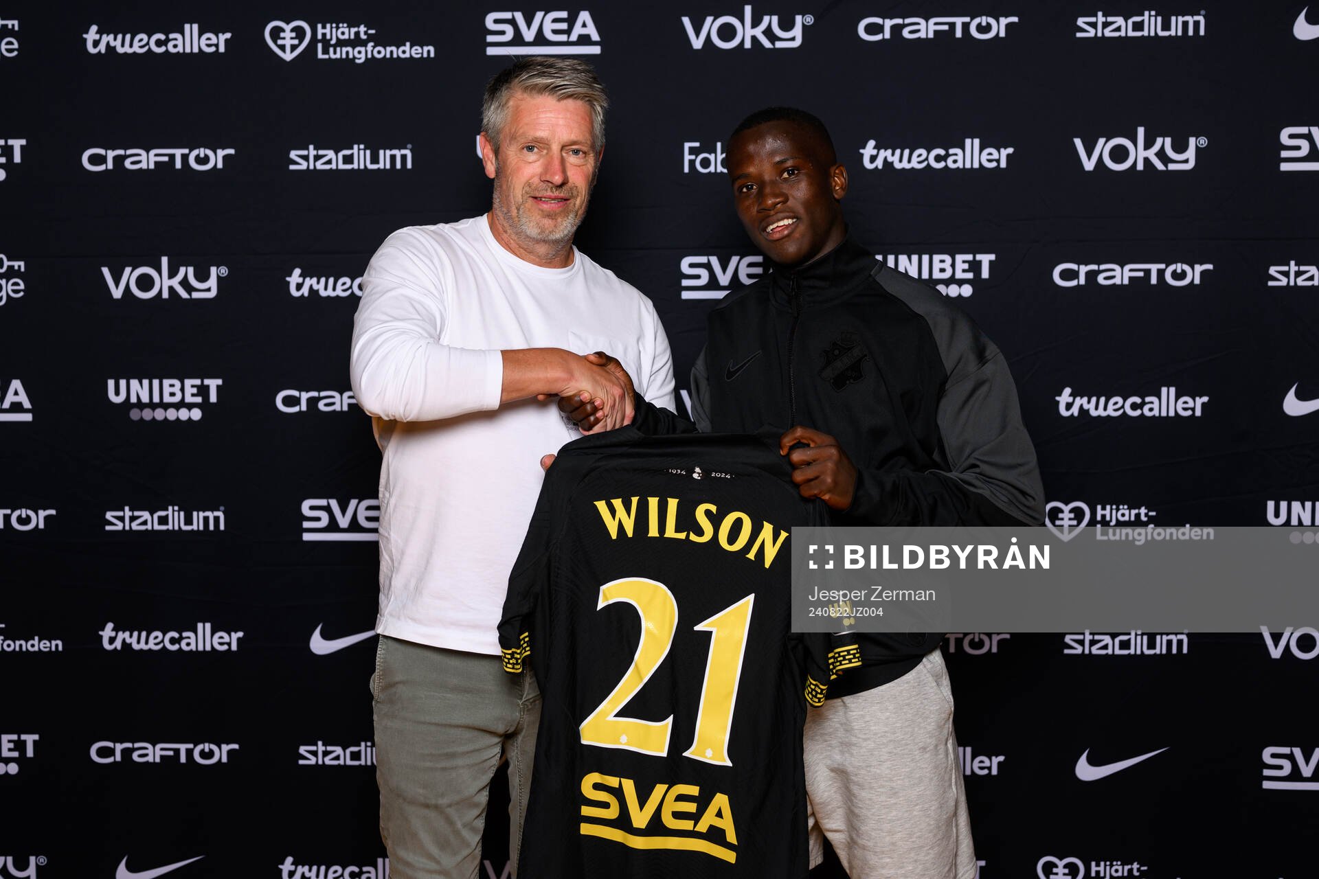 AIKs sportchef Thomas Berntsen och Stanley Wilson
