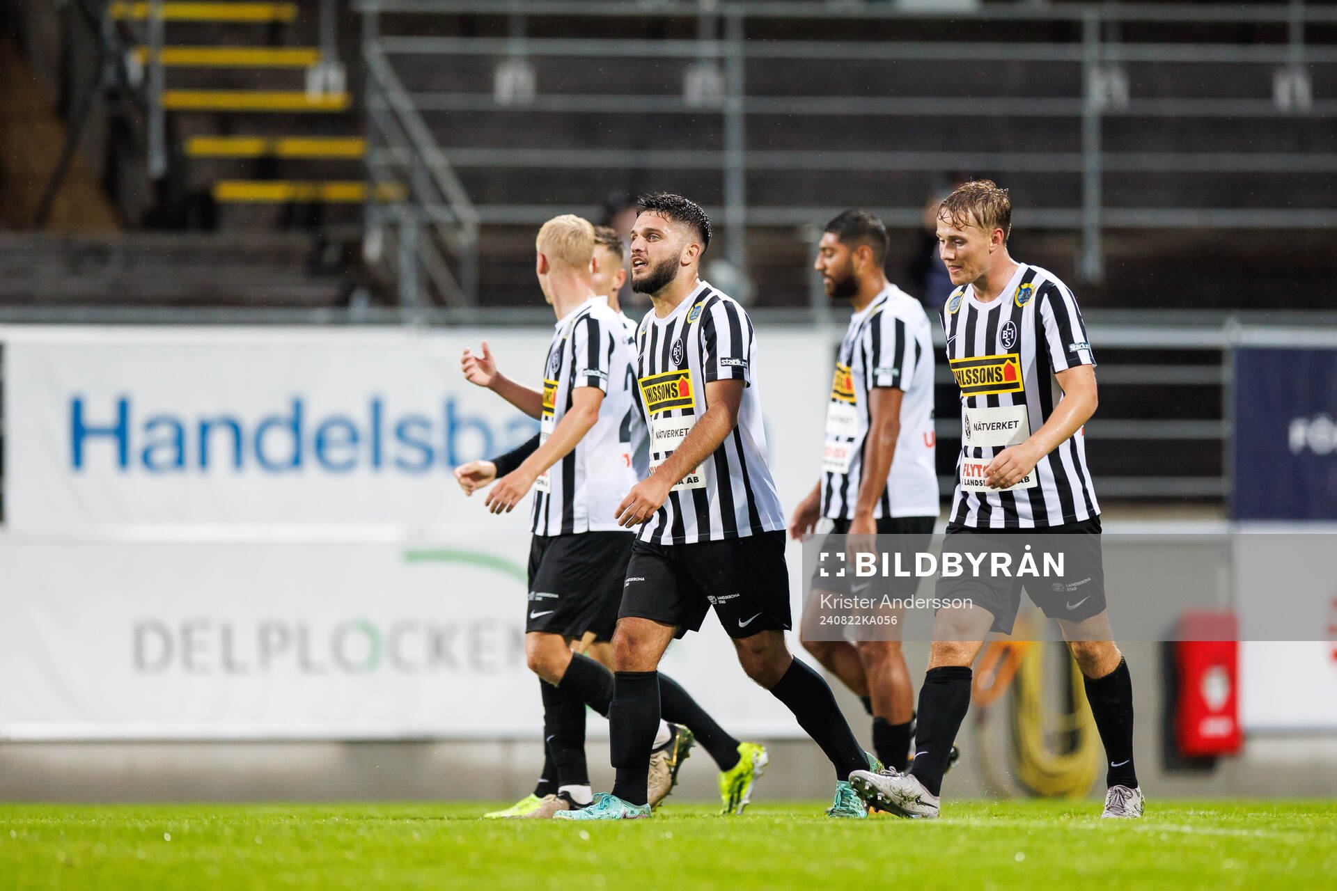 Landskronas Edi Sylisufaj jublar med laget efter 0-1 under fotbollsmatchen i Svenska Cupen mellan Falkenberg och Landskrona den 22 augusti 2024 i Falkenberg.