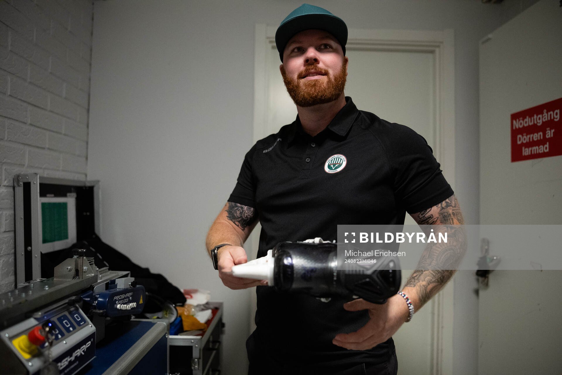 Frölundas materialförvaltare Andy Fagerström innan