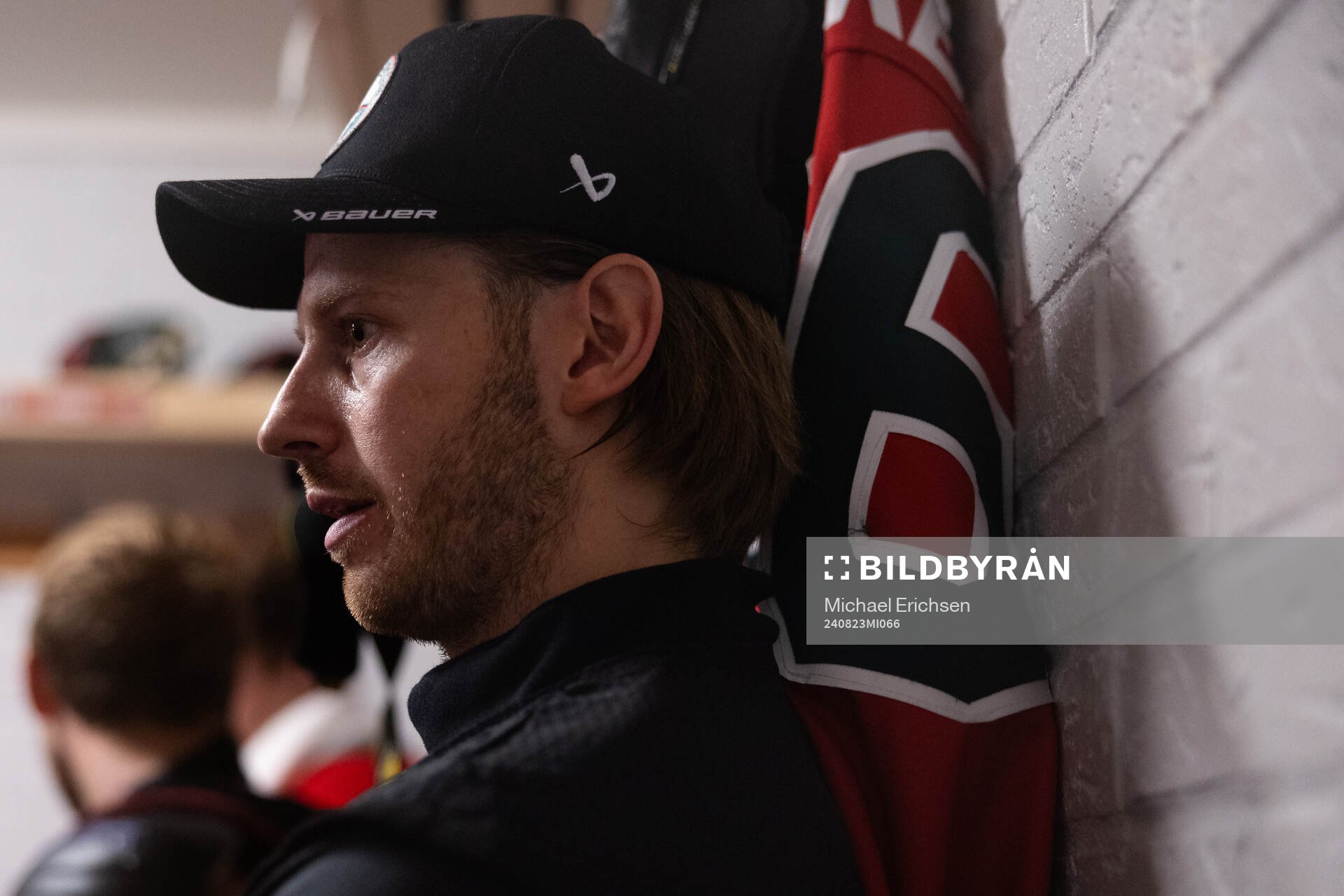 Frölundas Erik Thorell innan ishockeymatchen i Strömstad