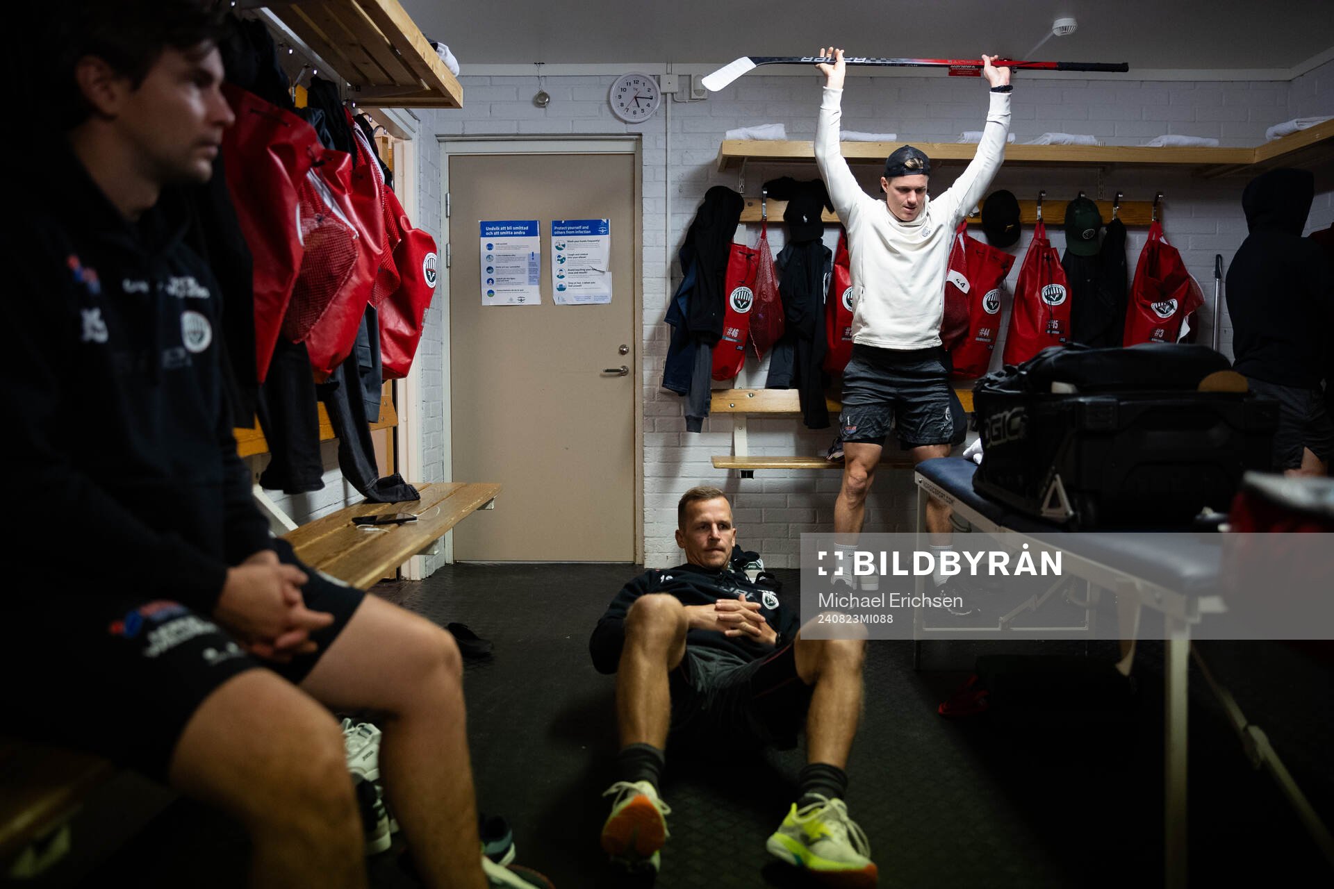 Frölundas Mikael Ruohomaa, Max Friberg och målvakt Lars