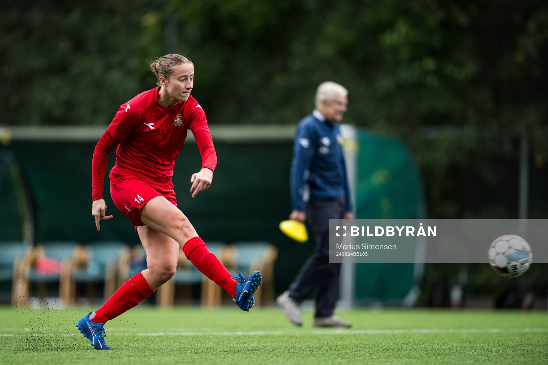 Ragne Hagen Svastuen of Røa warms up