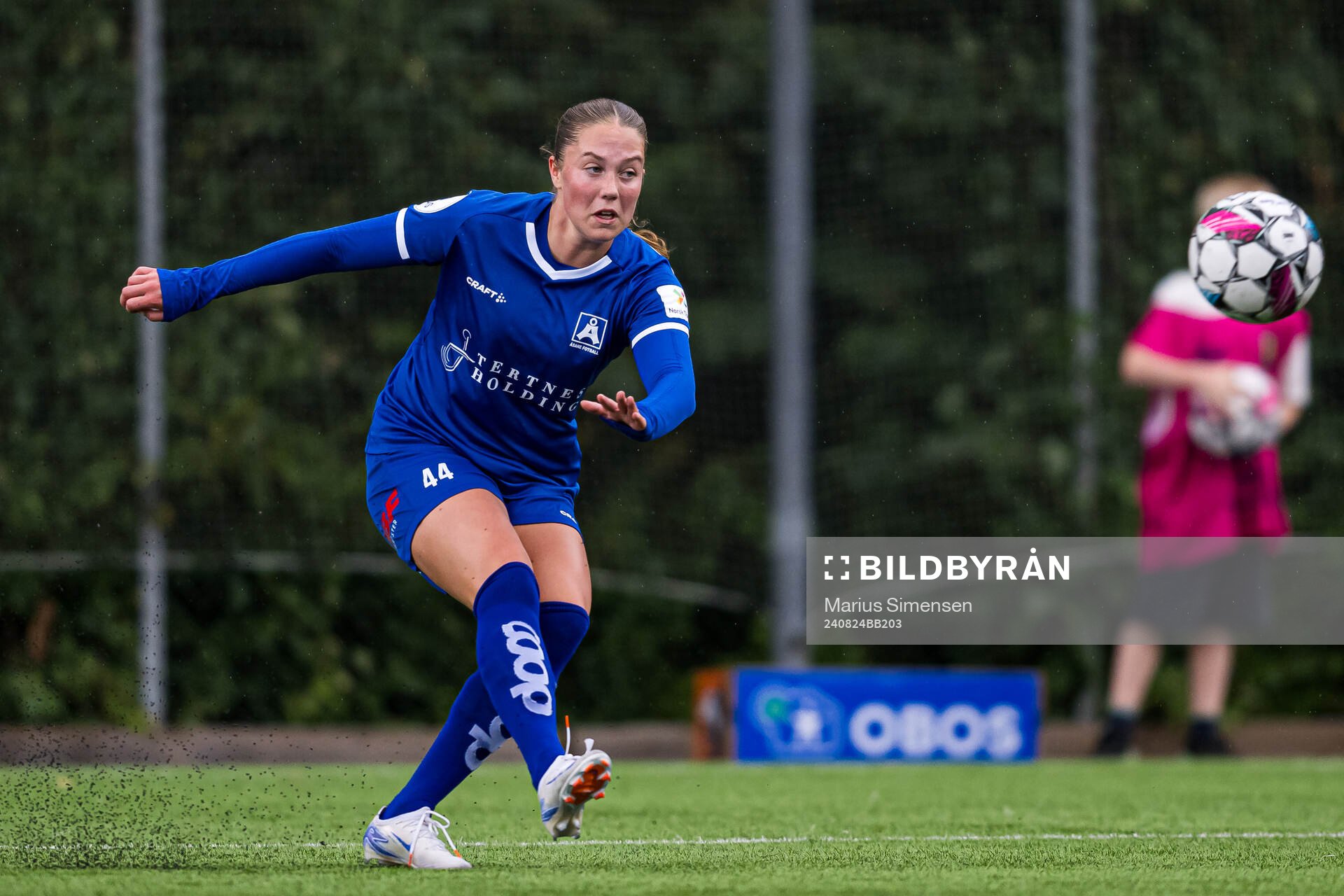 Karoline Røren Svanes of Åsane