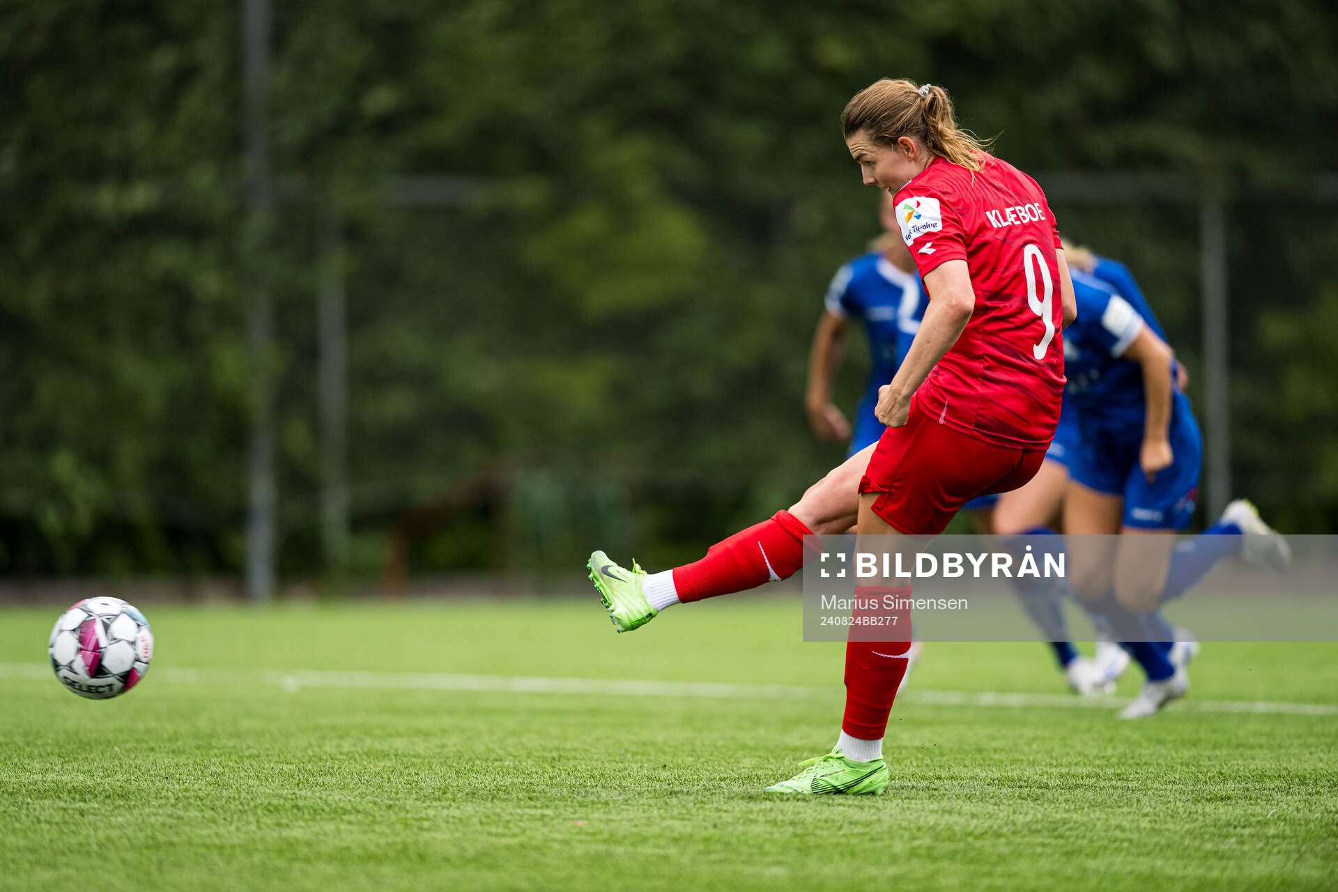 Julie Elise Hoff Klæboe of Røa scores the 1-0 goal