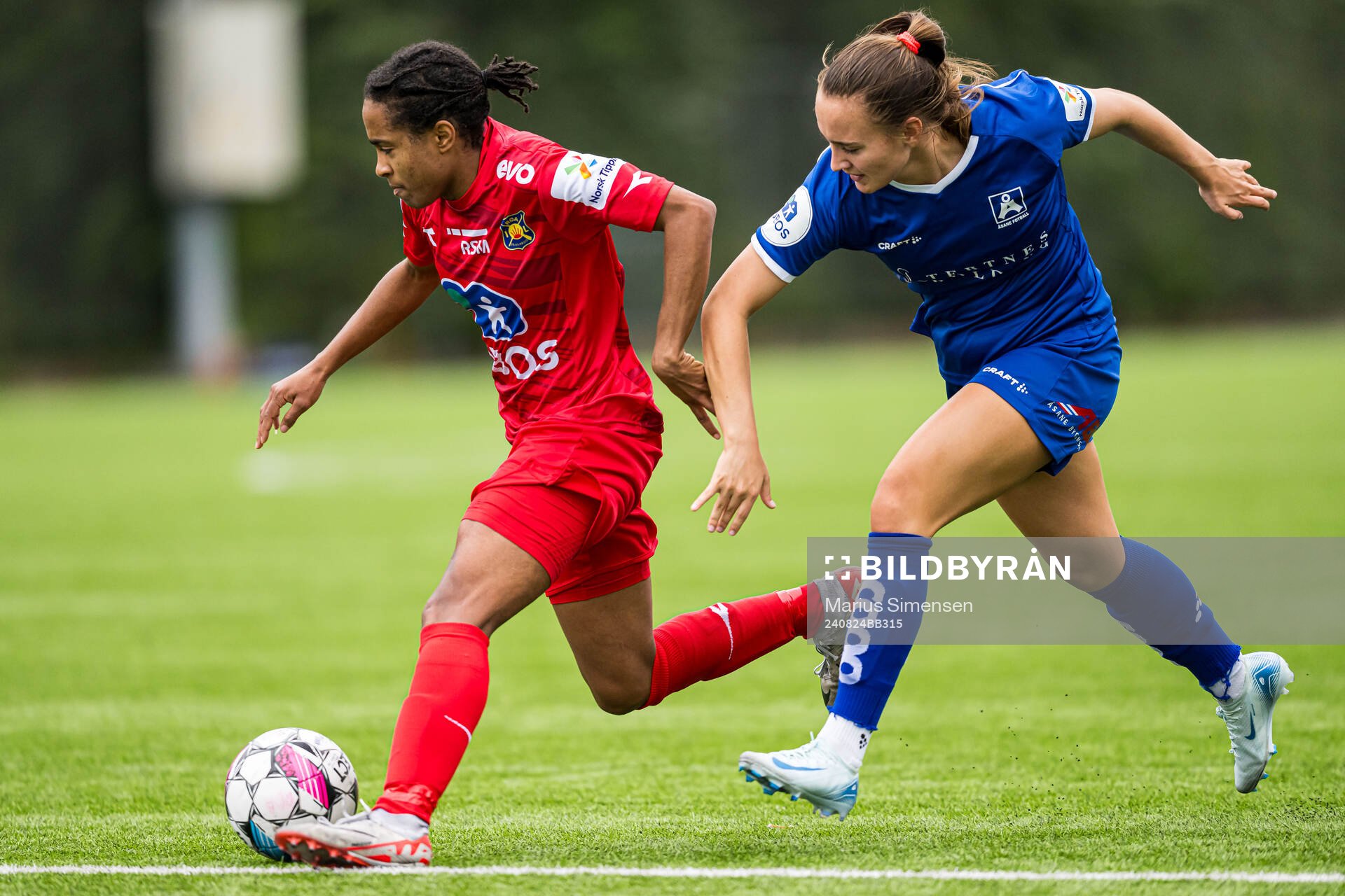 Ochelle Anya de Courcy of Røa and Selma Løvås of Åsane