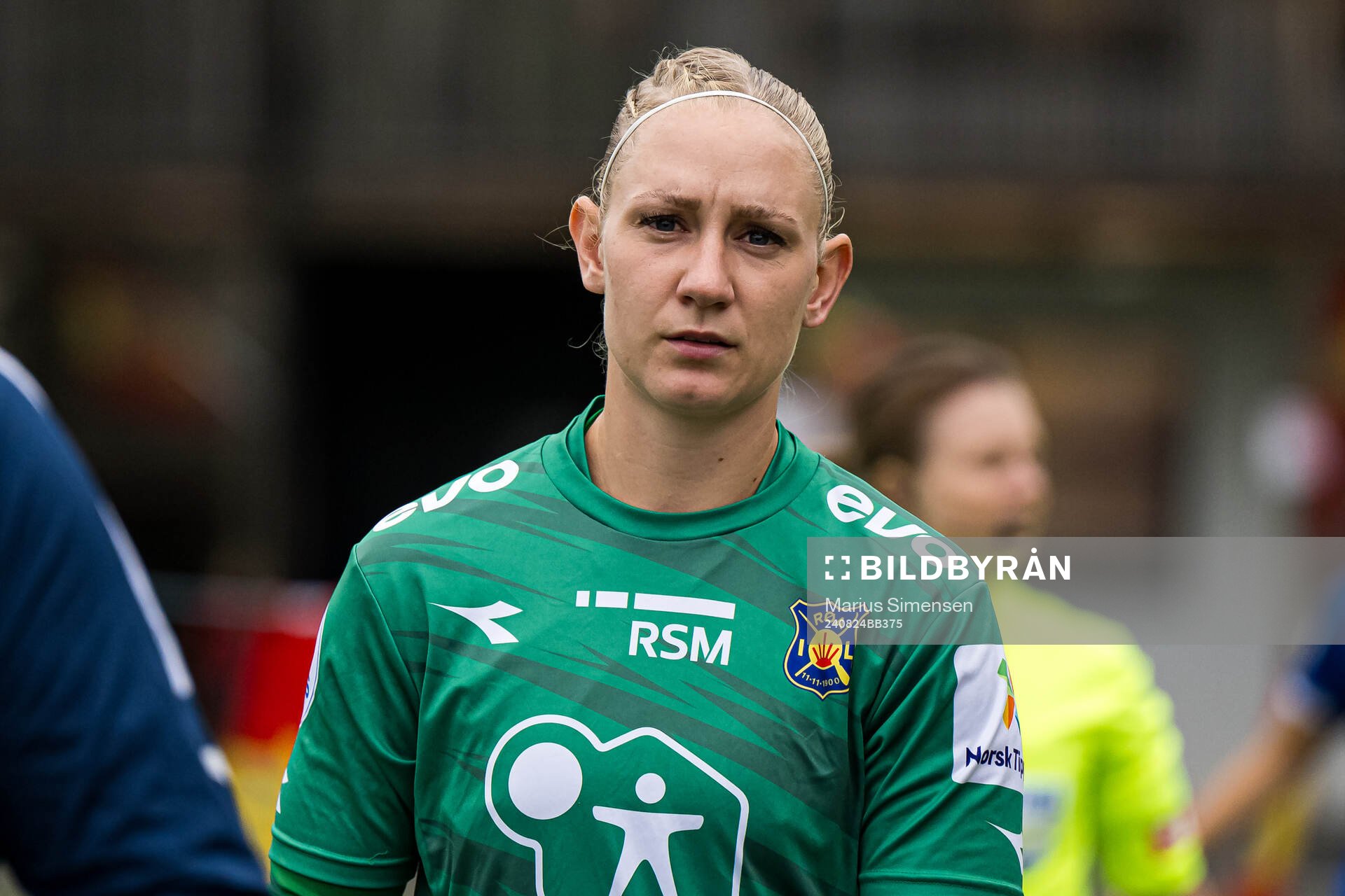 Louise Alexandra Högrell of Røa at half-time break
