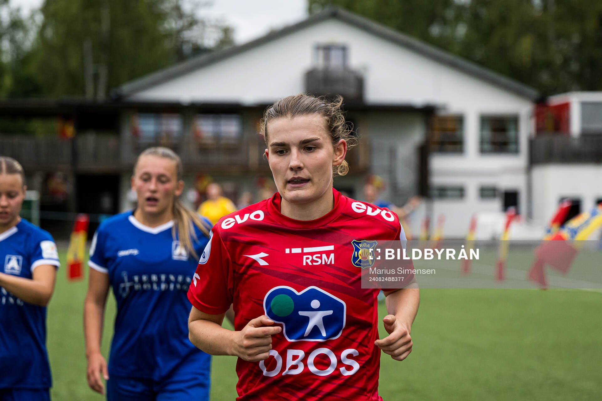 Julie Elise Hoff Klæboe of Røa at half-time break