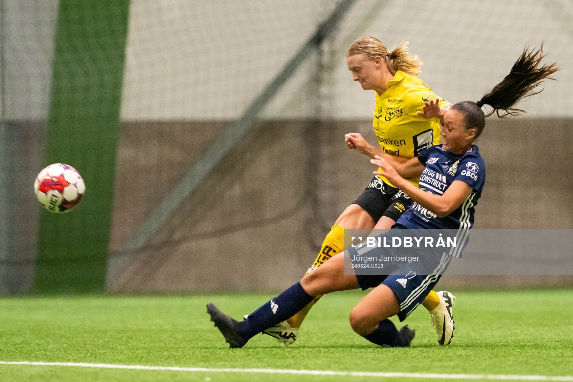 Elfsborgs Hanna Jiozon och P18s Vendela Karlsson