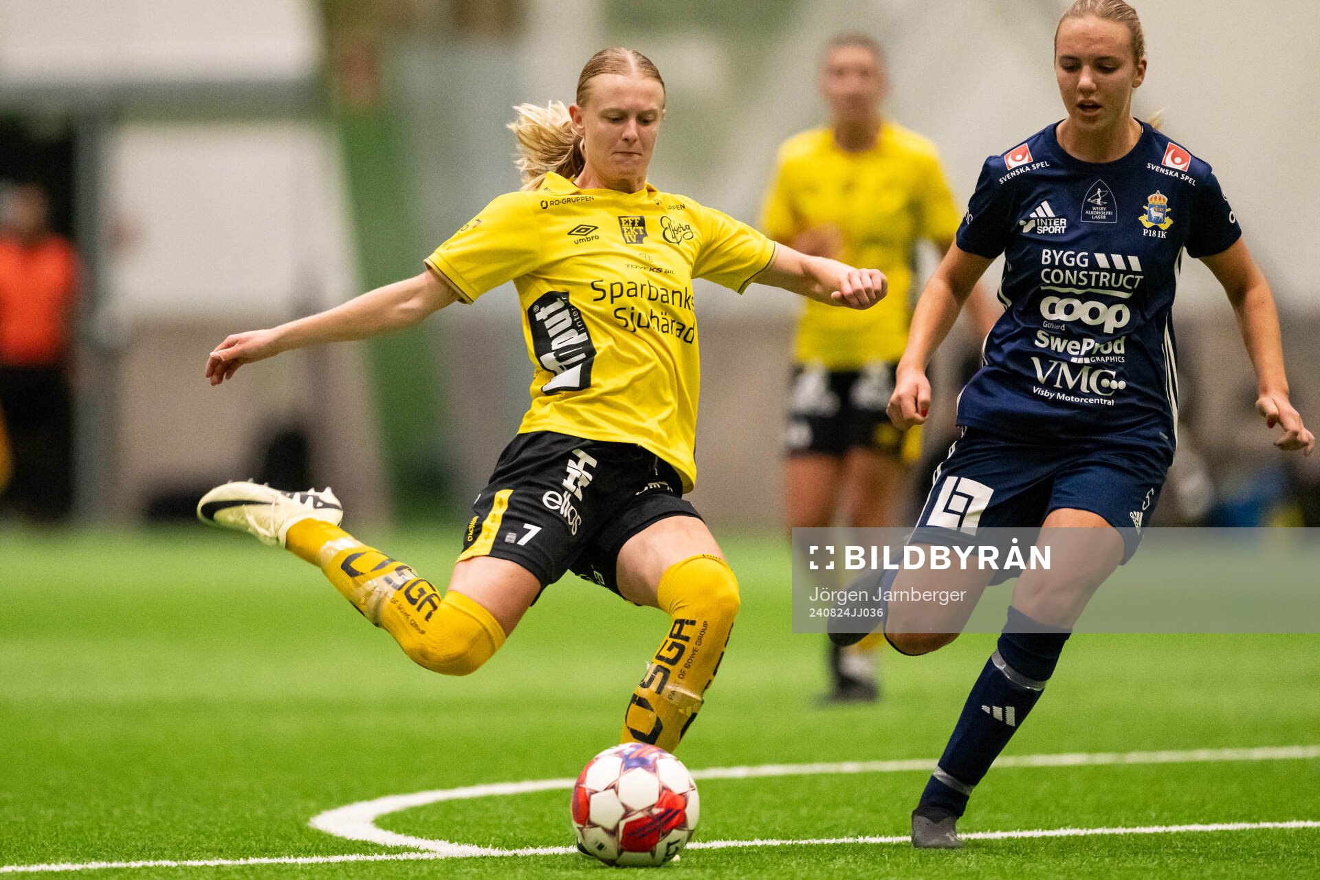 Elfsborgs Hanna Jiozon och P18s Minna Lindgren