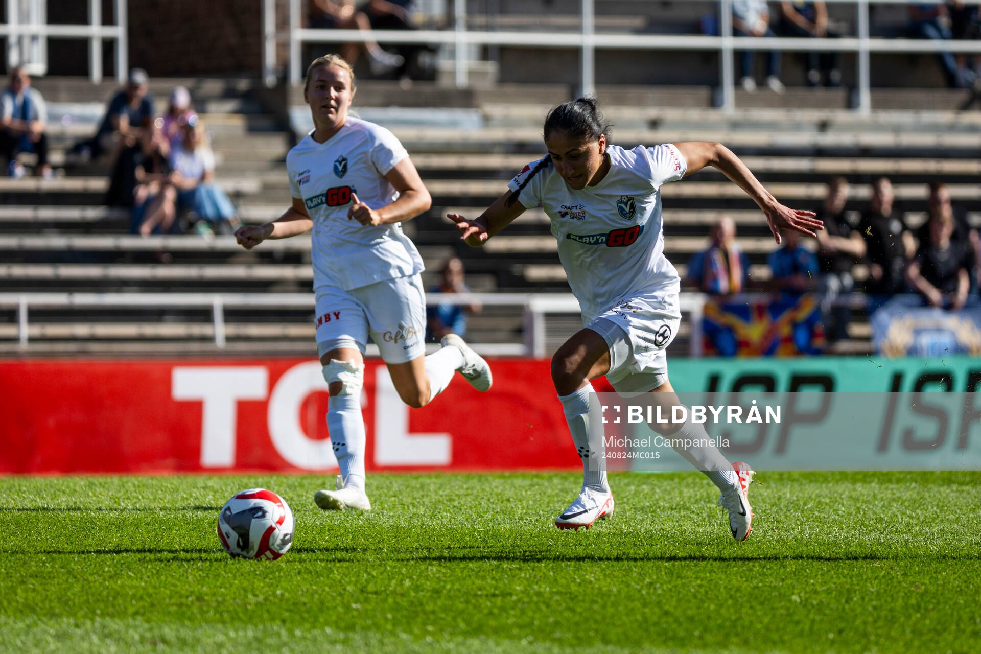 Växjö DFFs Nesrin Akgun under fotbollsmatchen i Damallsvenskan mellan Djurgården och Växjö DFF den 24 augusti 2024 i Stockholm.