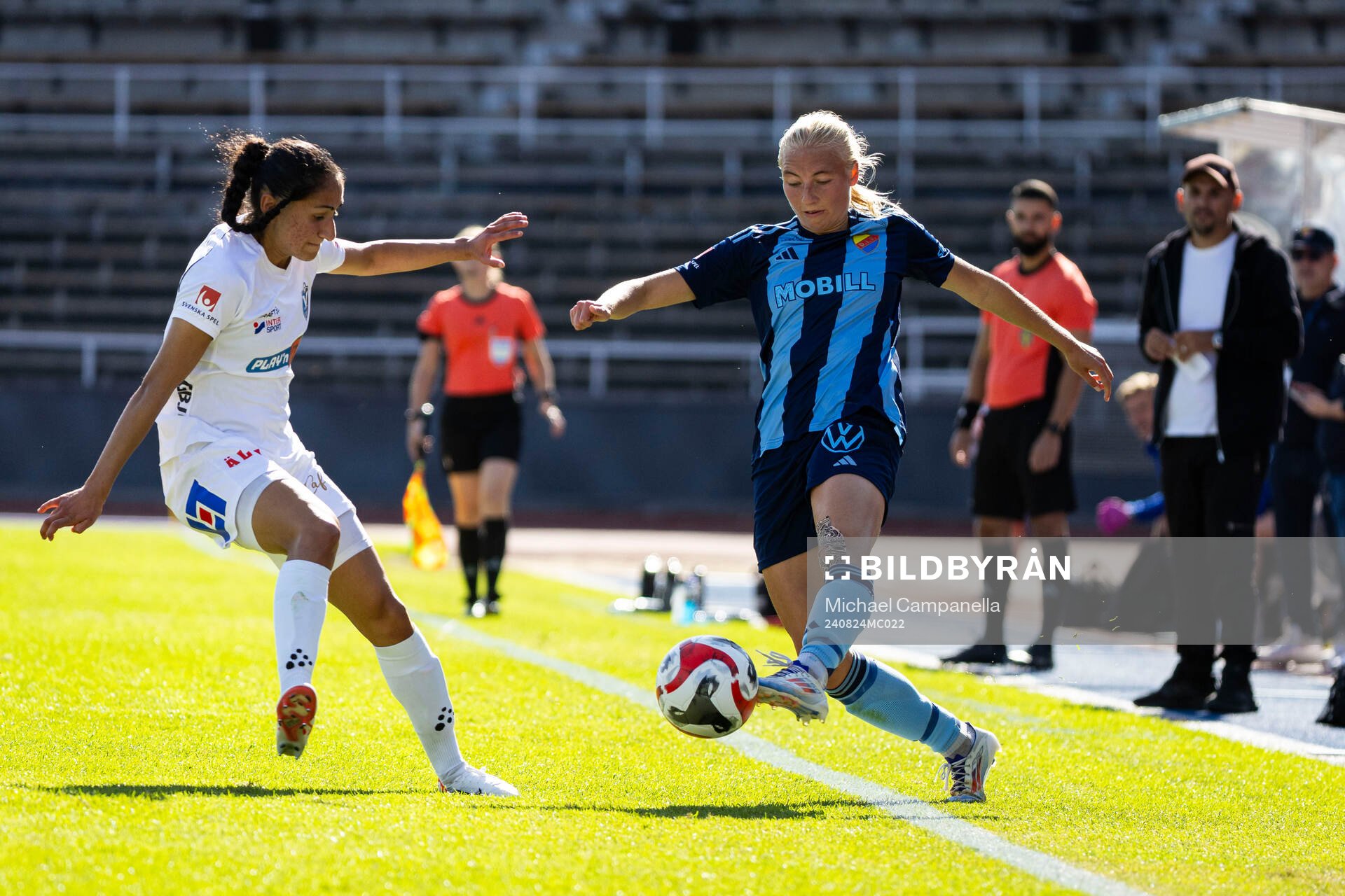 Djurgårdens Stinalisa Johansson och Växjö DFFs Nesrin