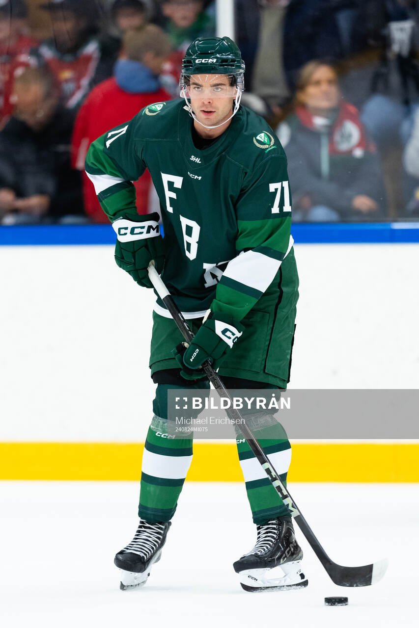 Färjestads Viktor Lodin innan ishockeymatchen i Strömstad