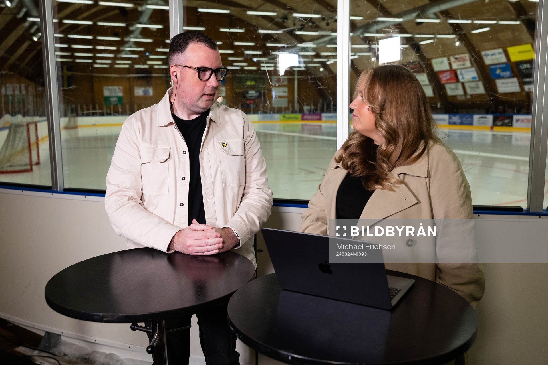 Expressens Johan Svensson och Jennifer Engström