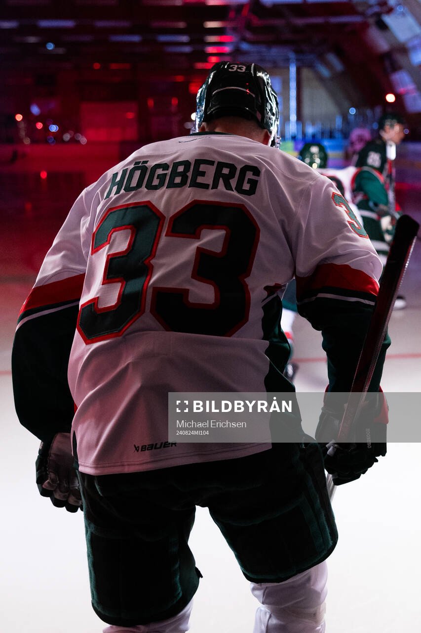 Frölundas Linus Högberg innan ishockeymatchen i