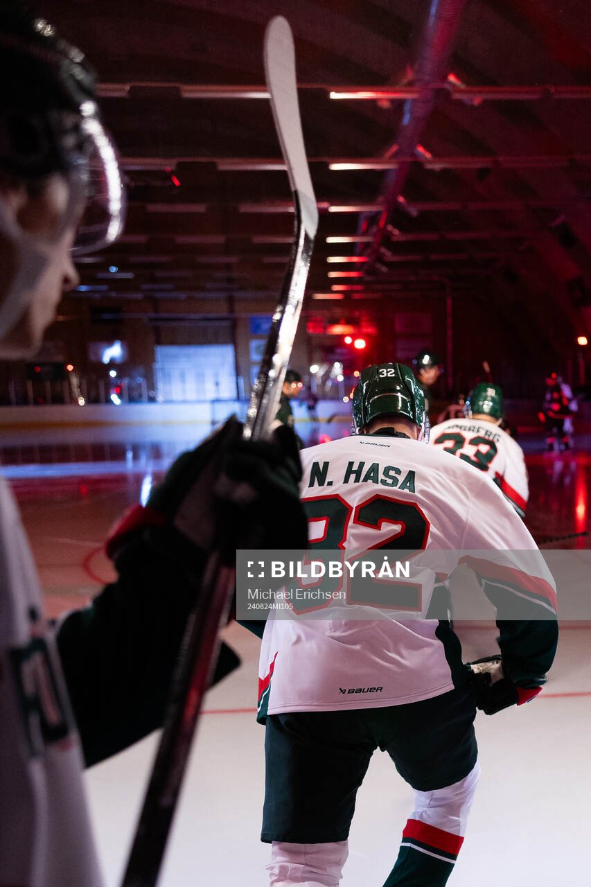 Frölundas Noah Hasa innan ishockeymatchen i Strömstad