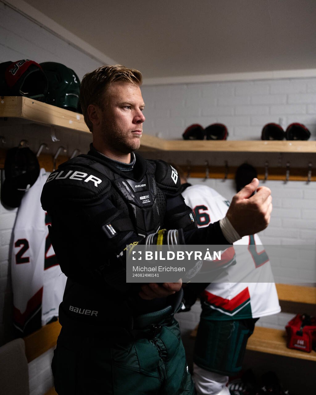 Frölundas Christian Folin innan ishockeymatchen i