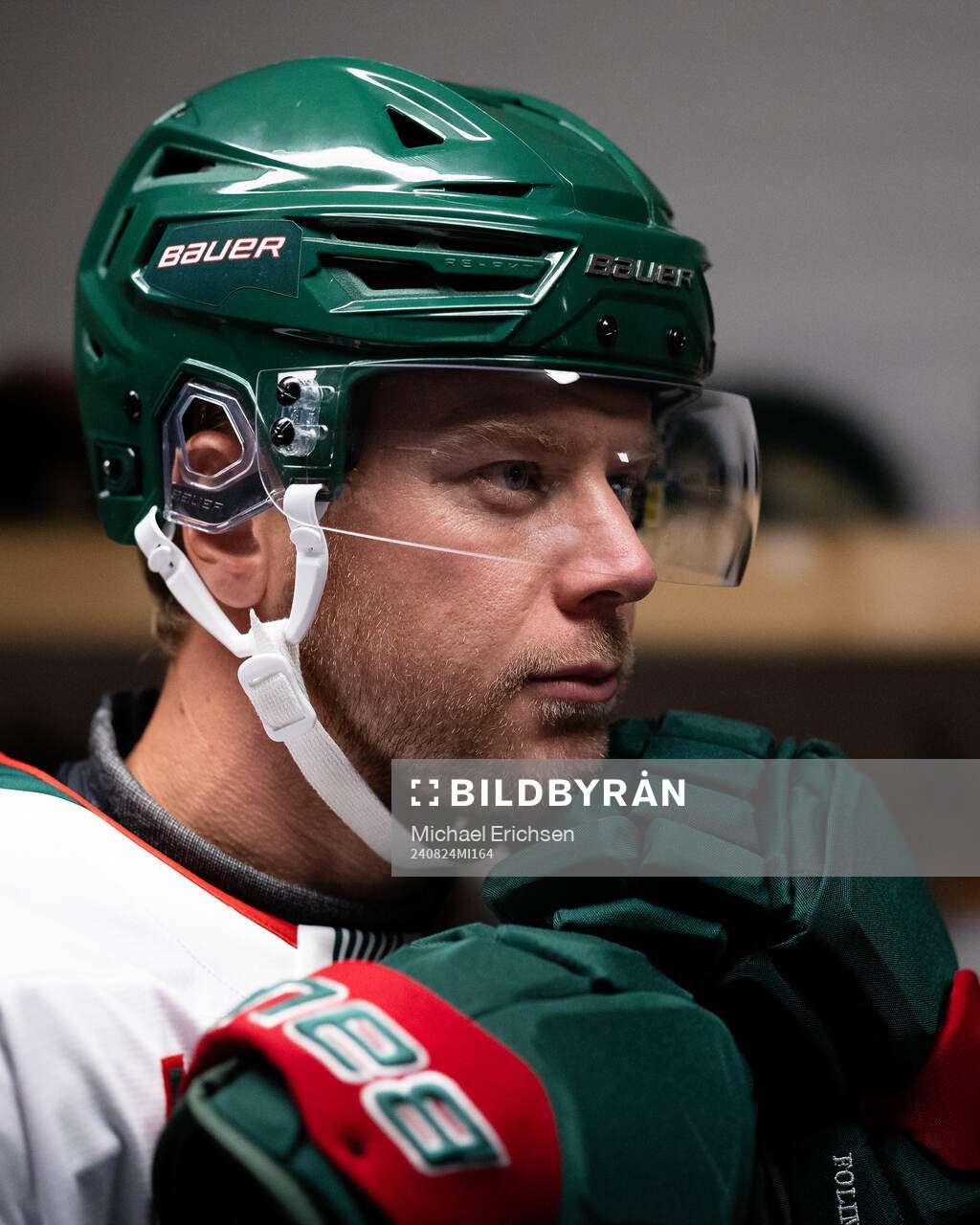 Frölundas Christian Folin innan ishockeymatchen i