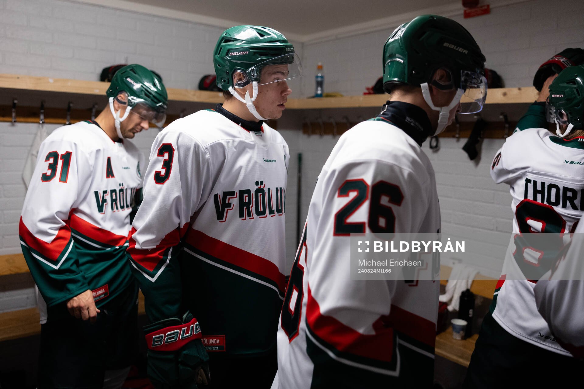 Frölundas Albin Sundin innan ishockeymatchen i Strömstad
