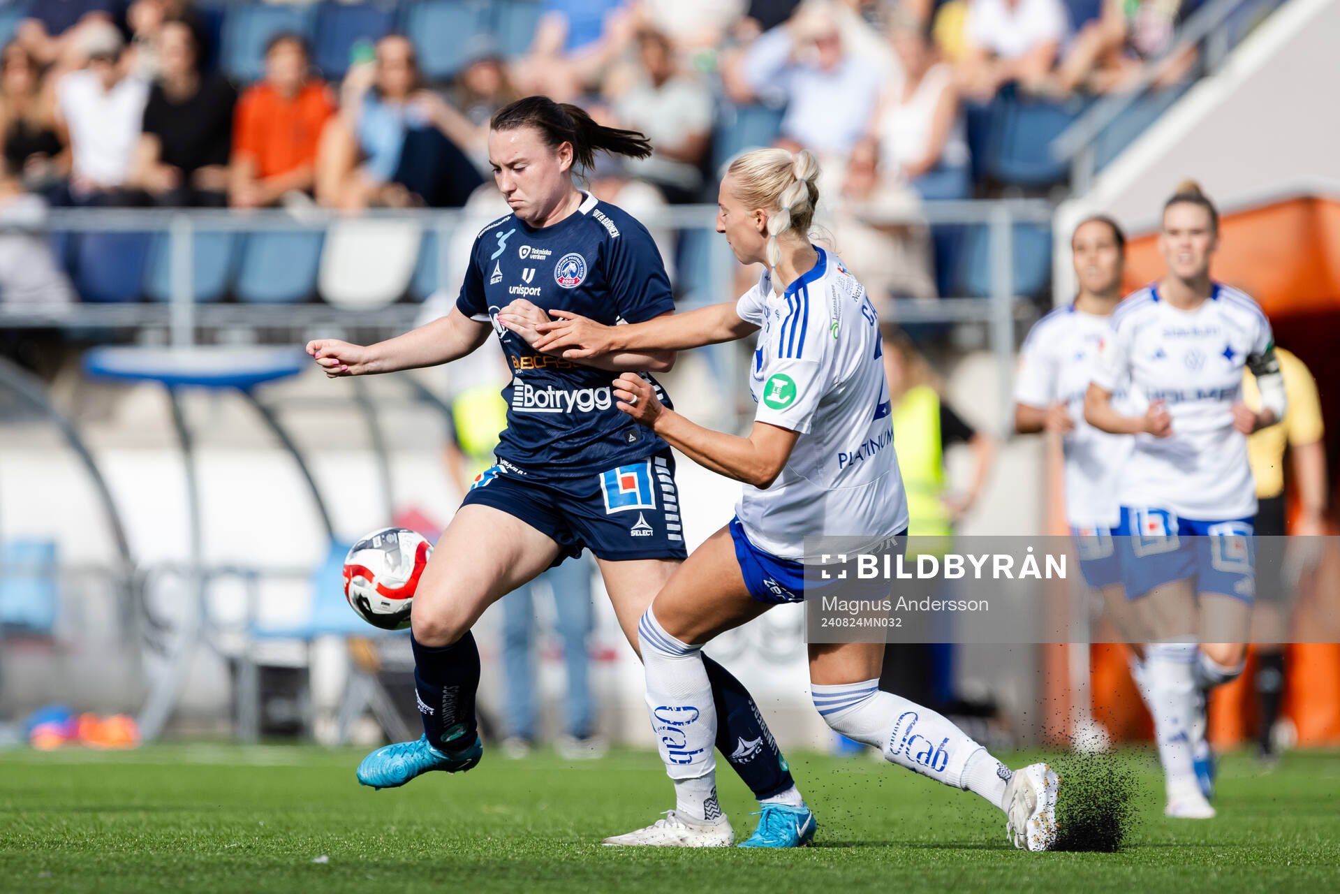 Linköpings Aimee Claypole och IFK Norrköpings Samantha