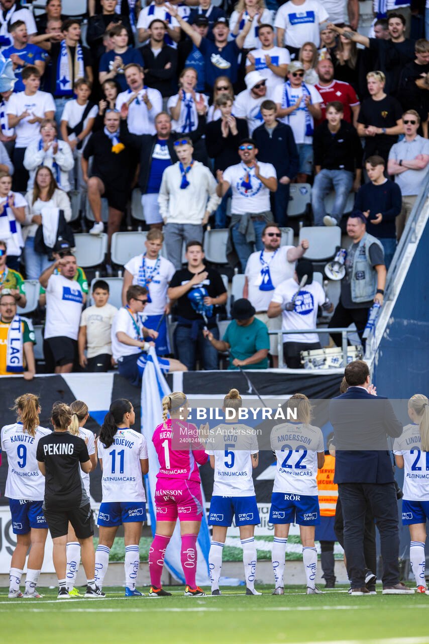 IFK Norrköpings spelare tackar publiken