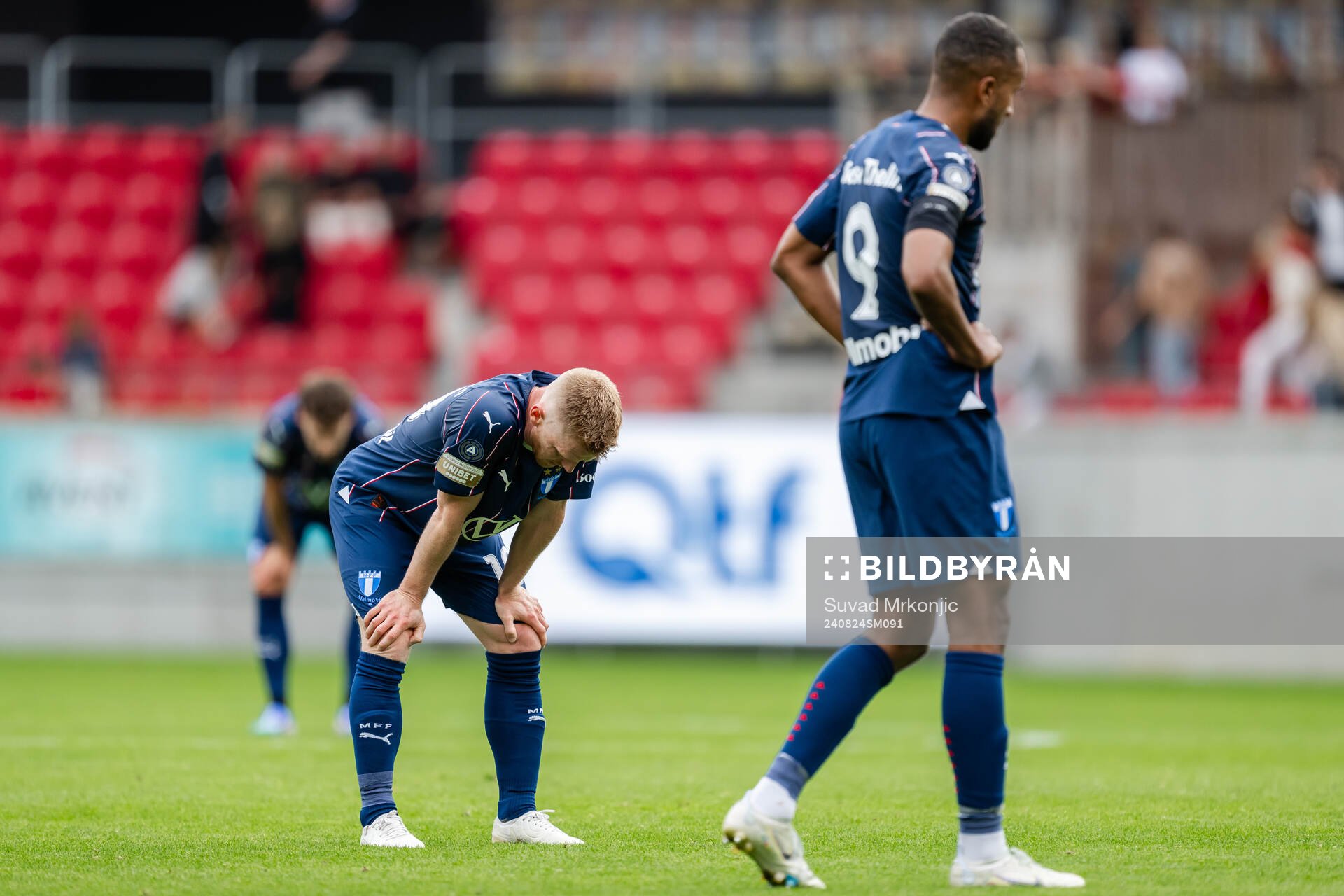 Malmö FFs Anders Christiansen och Isaac Kiese Thelin deppar