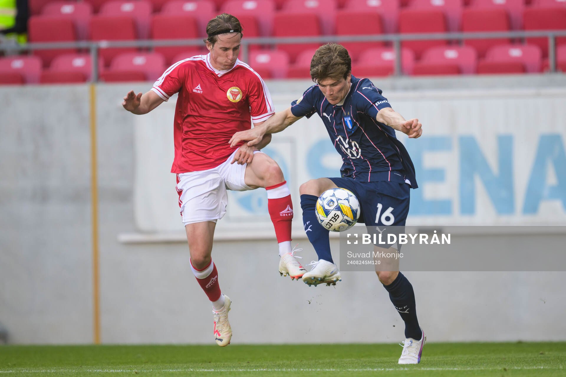 Kalmars Johan Karlsson och Malmö FFs Oliver Berg