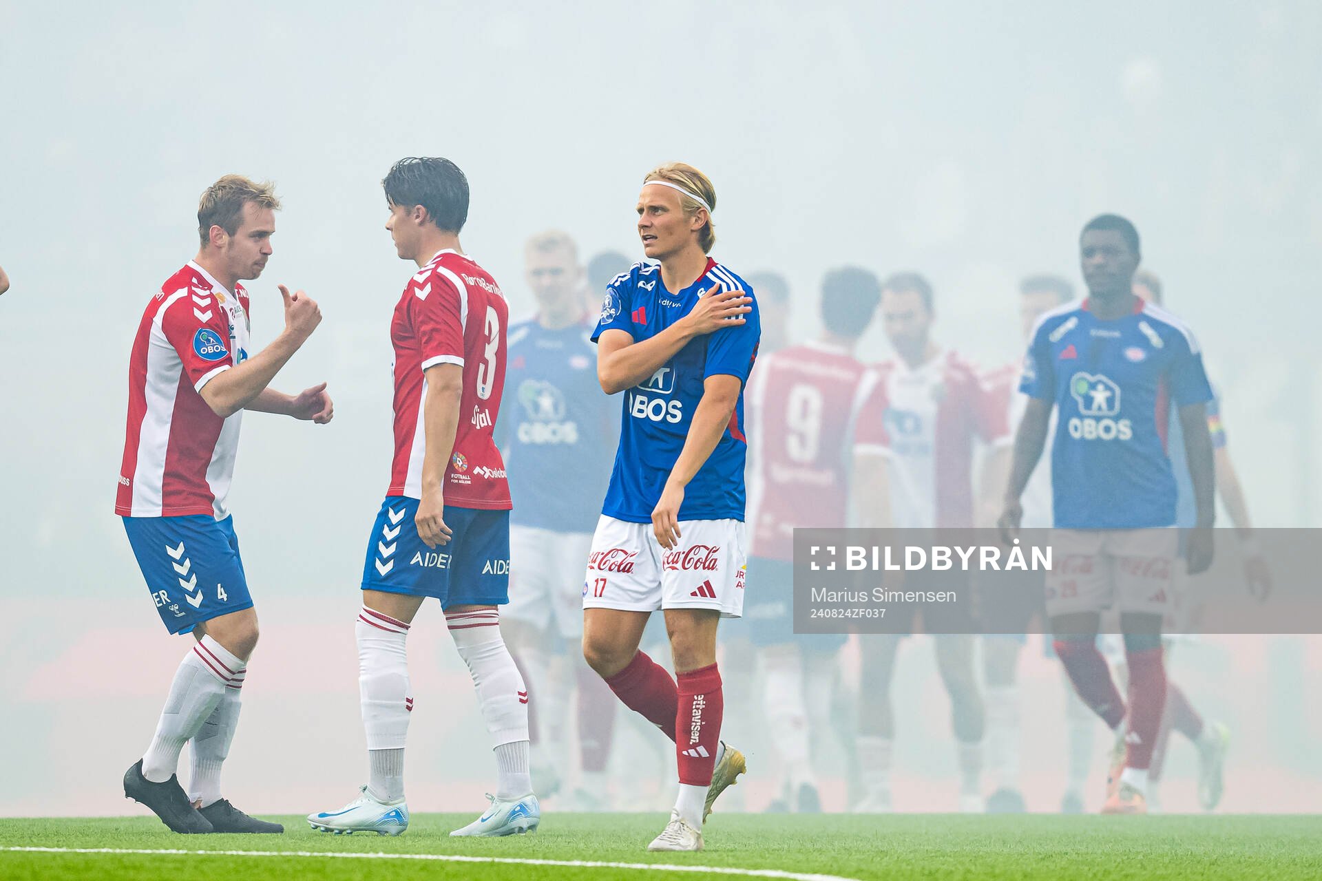 Carl Lange of Vålerenga looks dejected