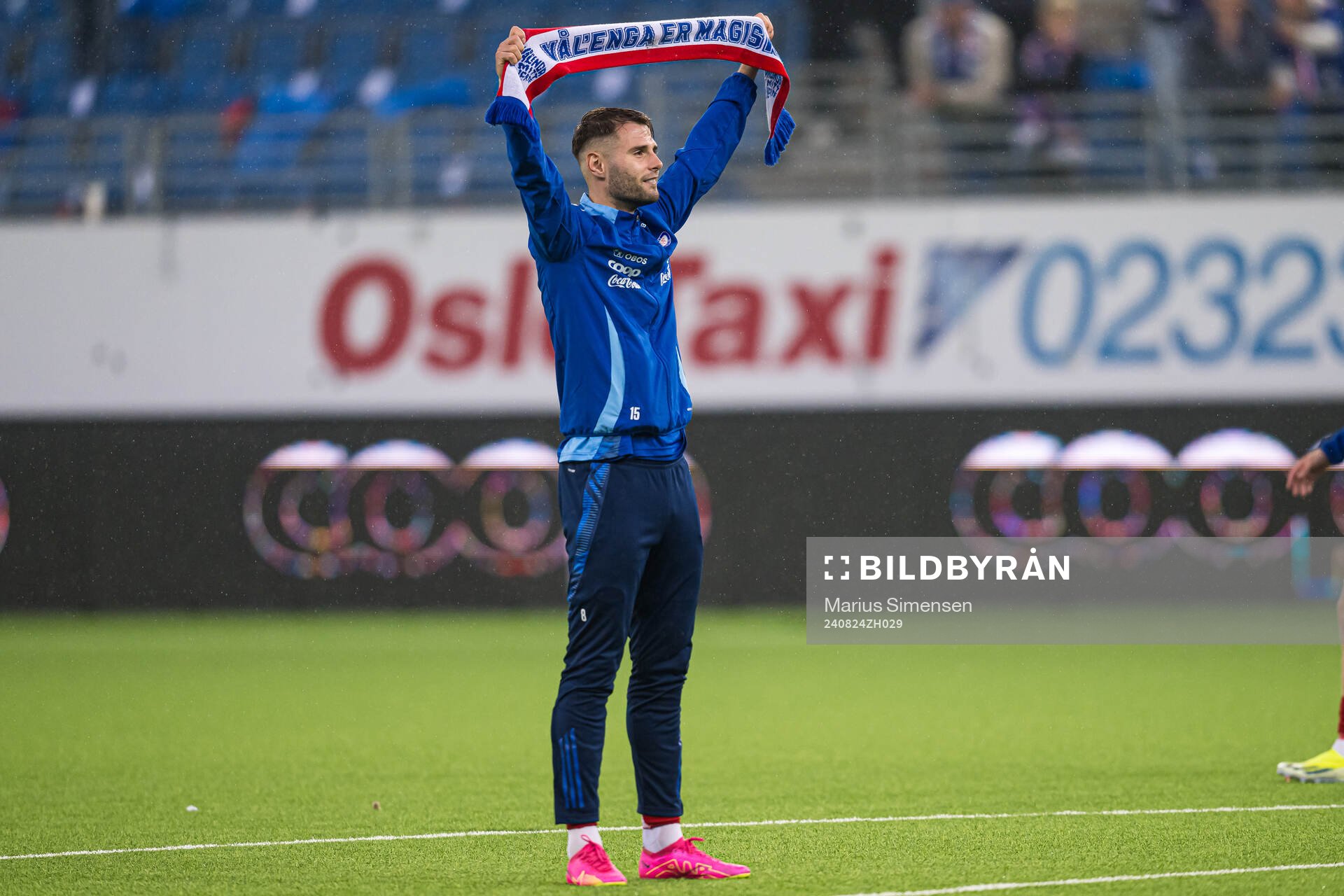 Muamer Brajanac of Vålerenga celebrates