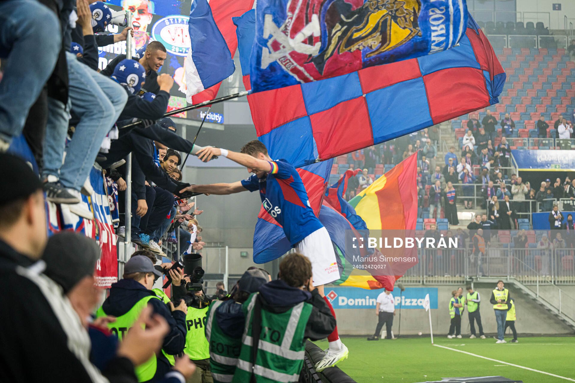 Christian Borchgrevink of Vålerenga celebrates