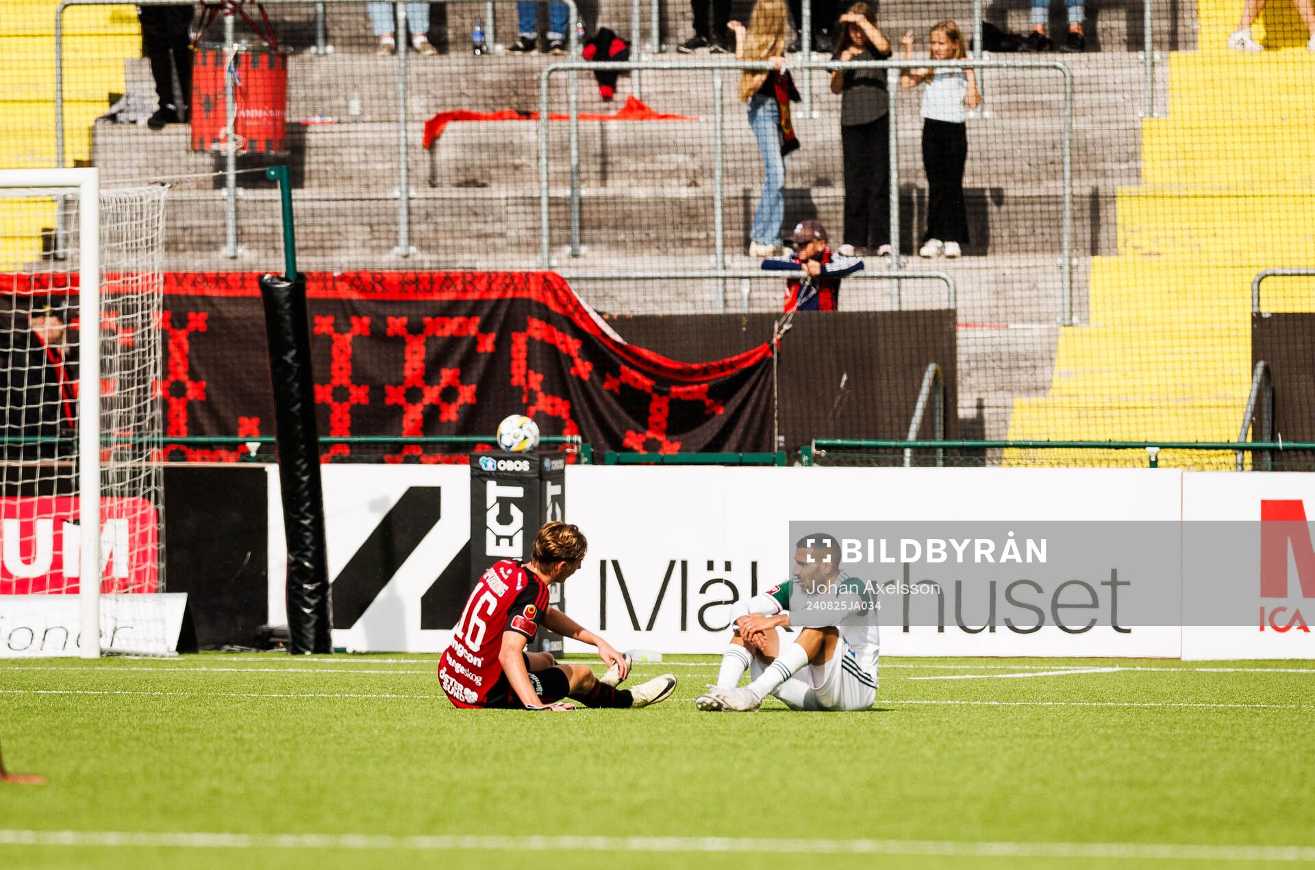 Östersunds Albin Sporrong och Skövde AIKs Sargon Abraham
