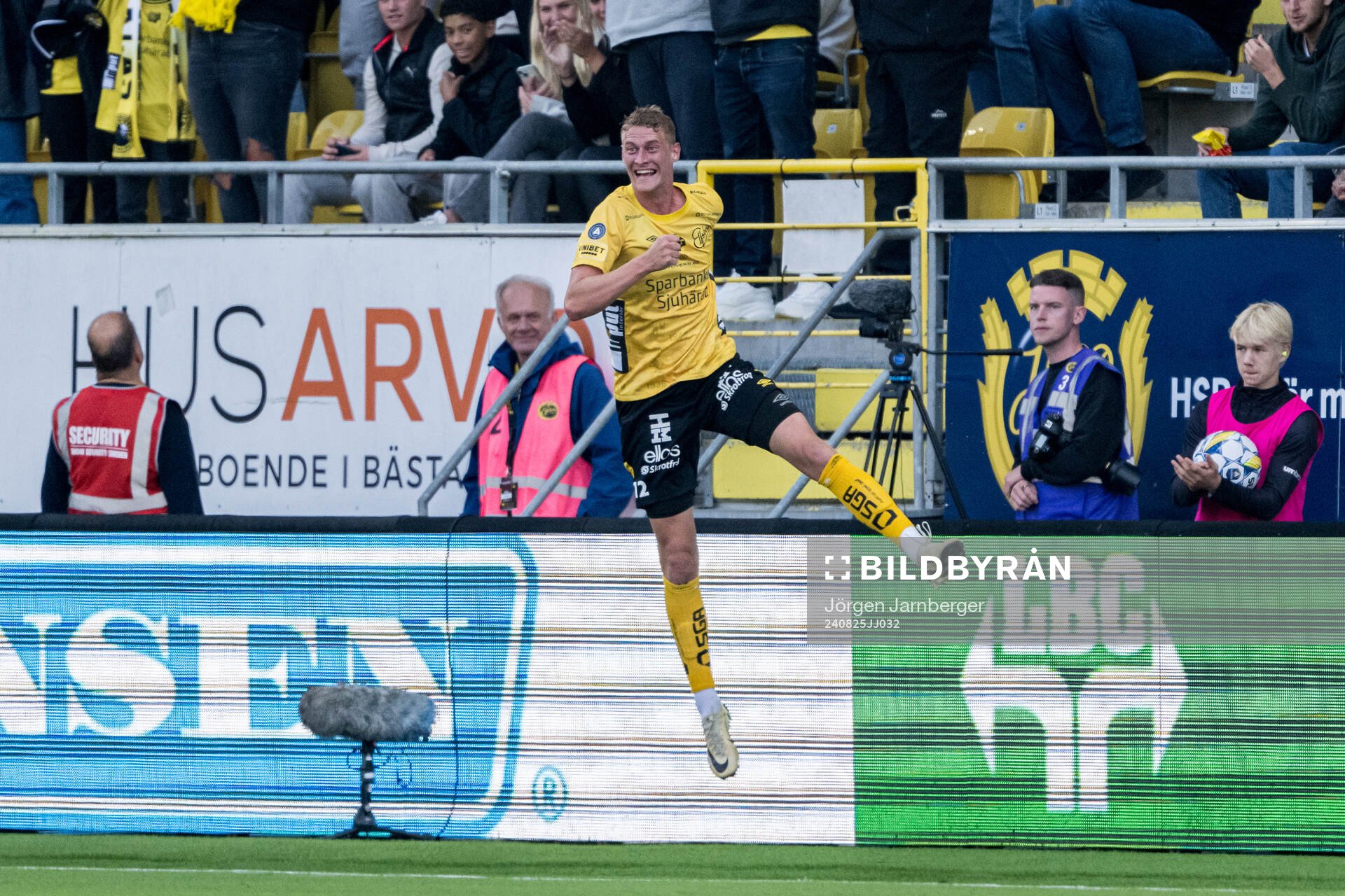 Elfsborgs Emil Holten jublar