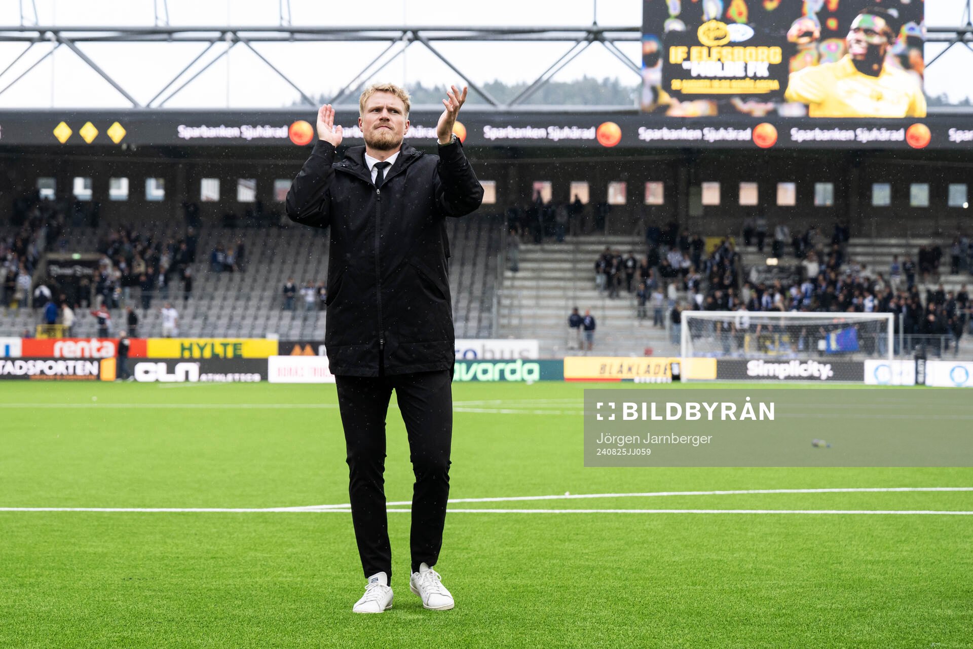 Elfsborgs manager Oscar Hiljemark jublar