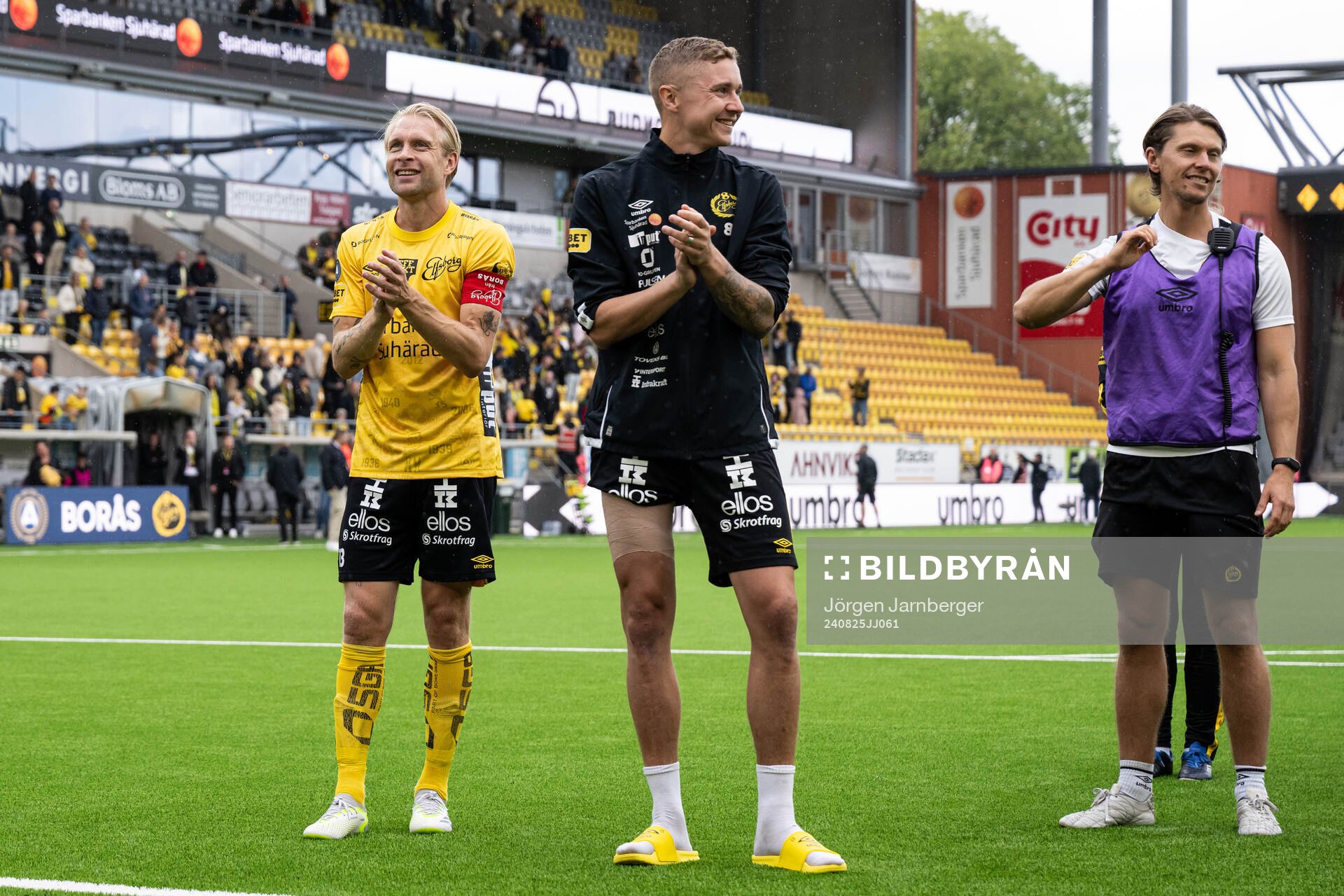 Elfsborgs Johan Larsson och Sebastian Holmen  jublar