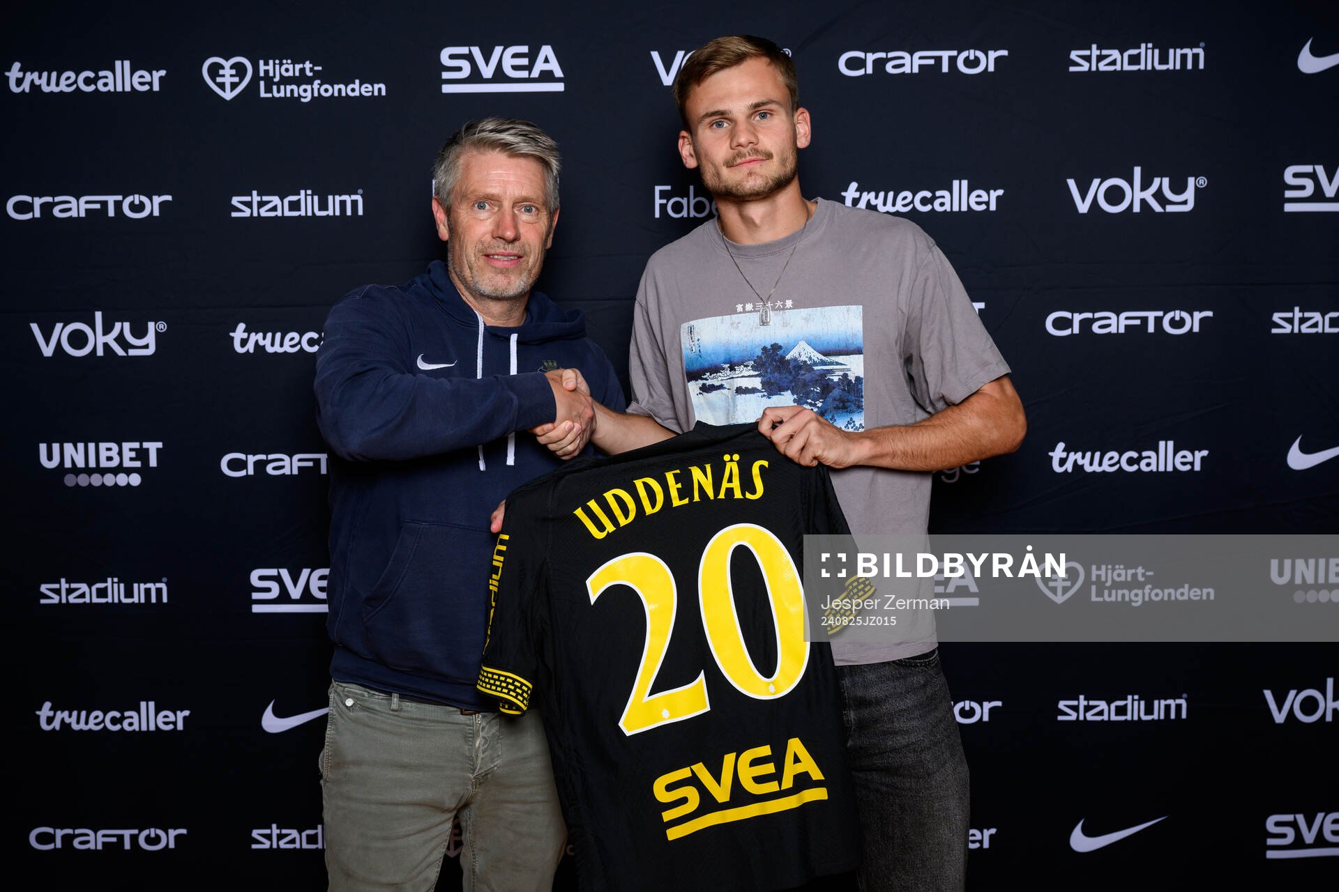 AIKs sportchef Thomas Berntsen och Oscar Uddenäs