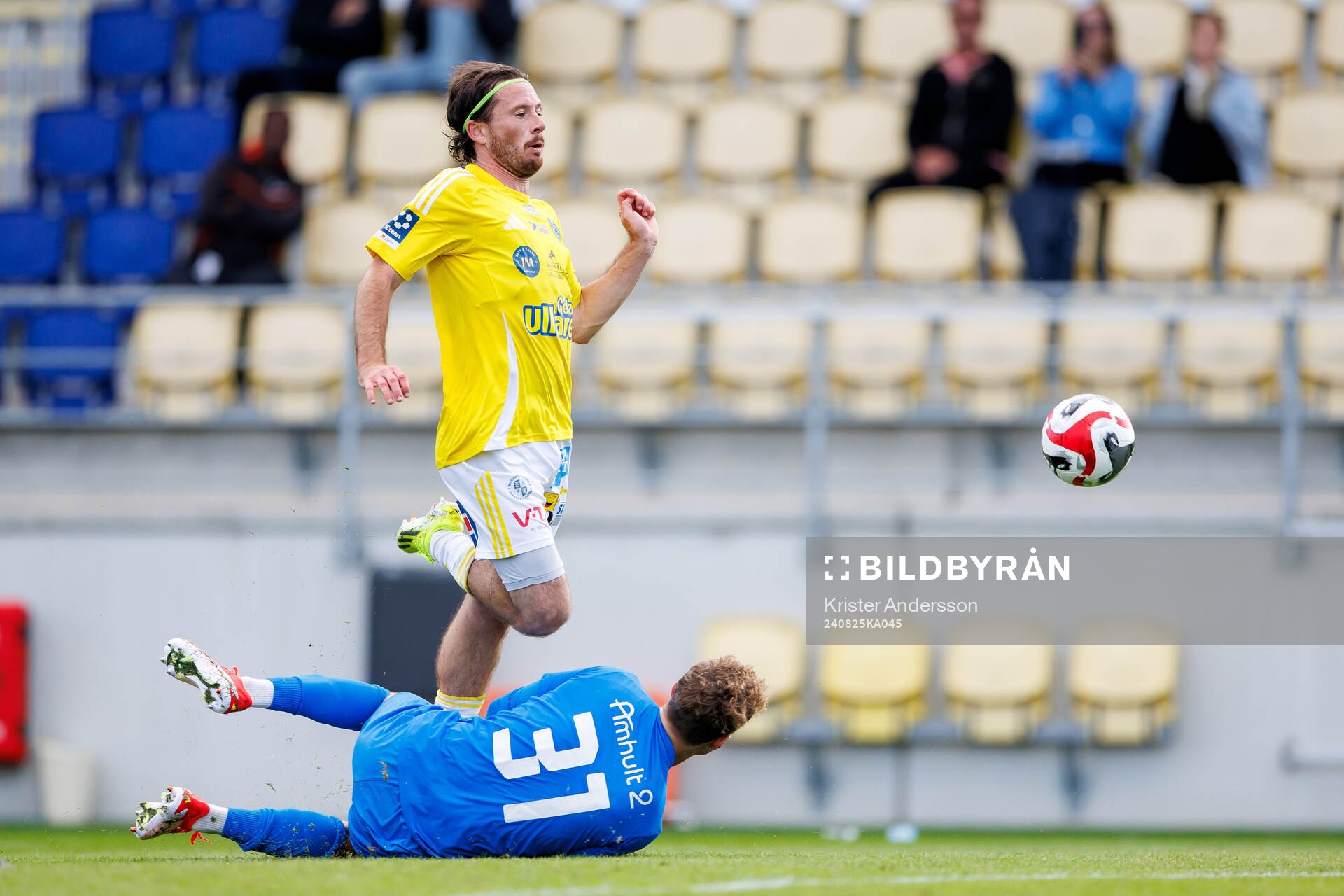 Falkenbergs Rasmus Andersson och Torslandas målvakt Joel