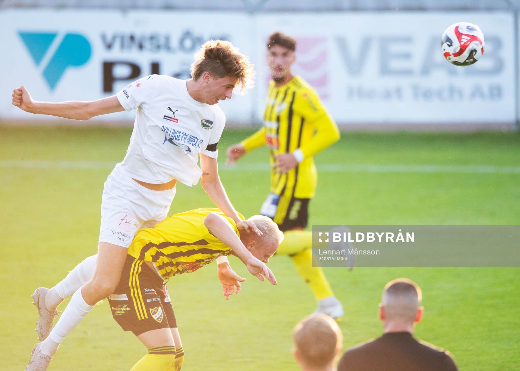 Österlens Hugo Bjurnemark trycker till IFK Hässleholms
