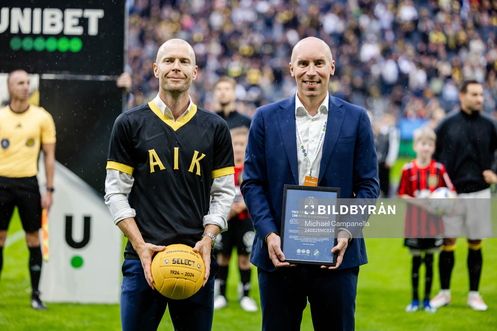 Per Karlsson och Simon Åström, ordförande i Svensk