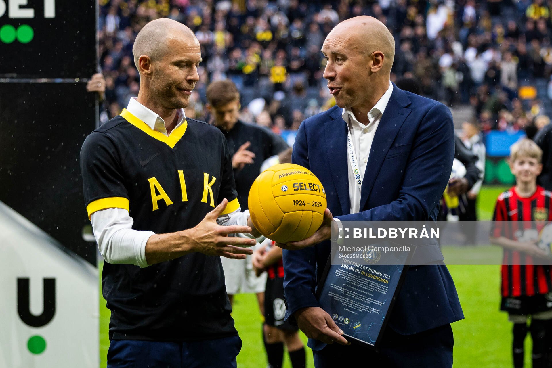 Per Karlsson och Simon Åström, ordförande i Svensk